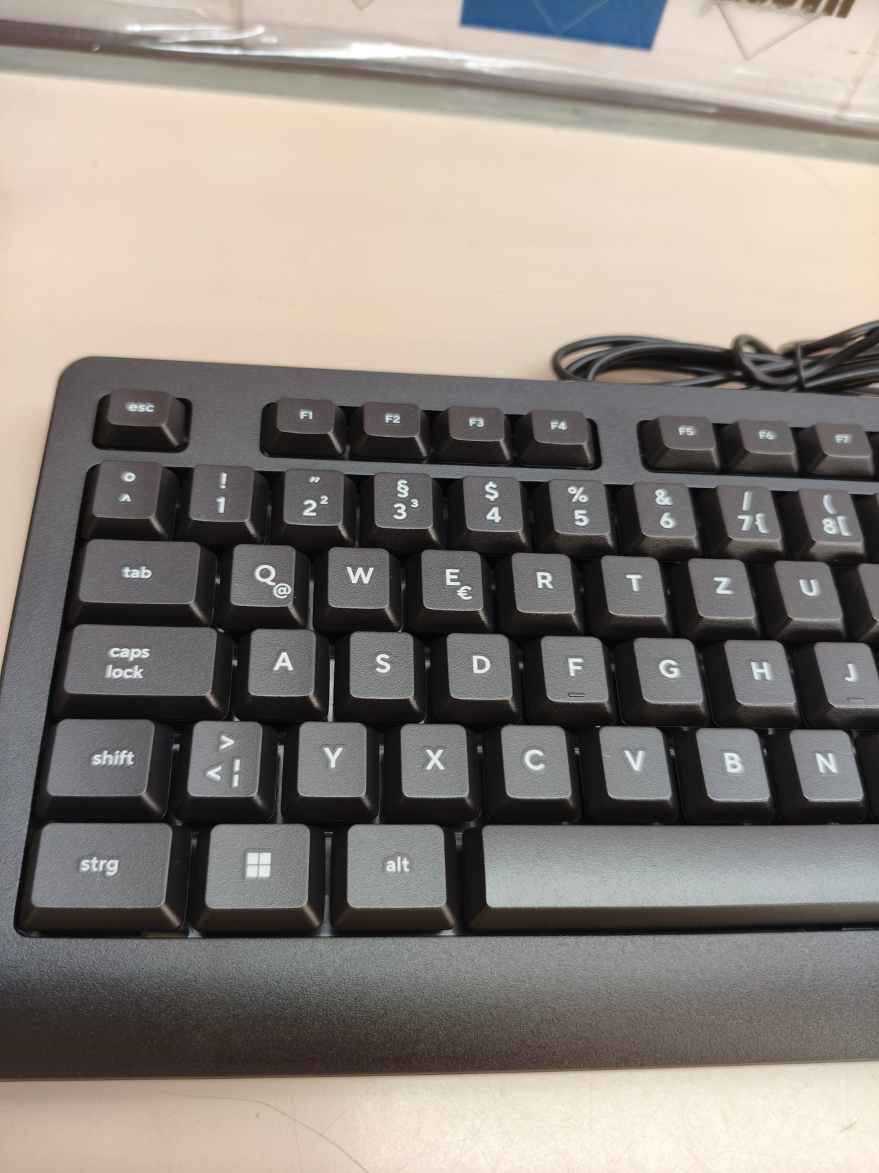 Teclado con cable Trust Taro, QWERTZ alemán, negro