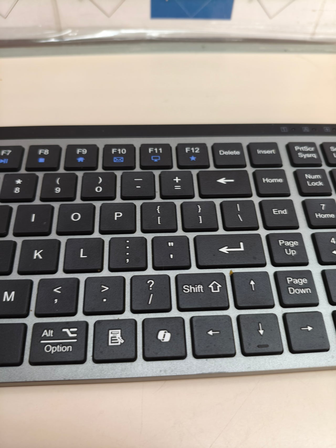 Teclado inalámbrico compacto con tecla AI
