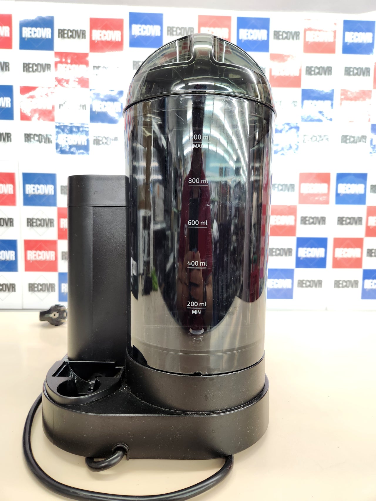 Cecotec Cafetera Semiautomática Power Instant-ccino 20 Chic Serie Nera. para café molido y en cápsulas, 20 Bares, Depósito de Leche 0.7ml, Depósito de Agua 1.7L, 1470W