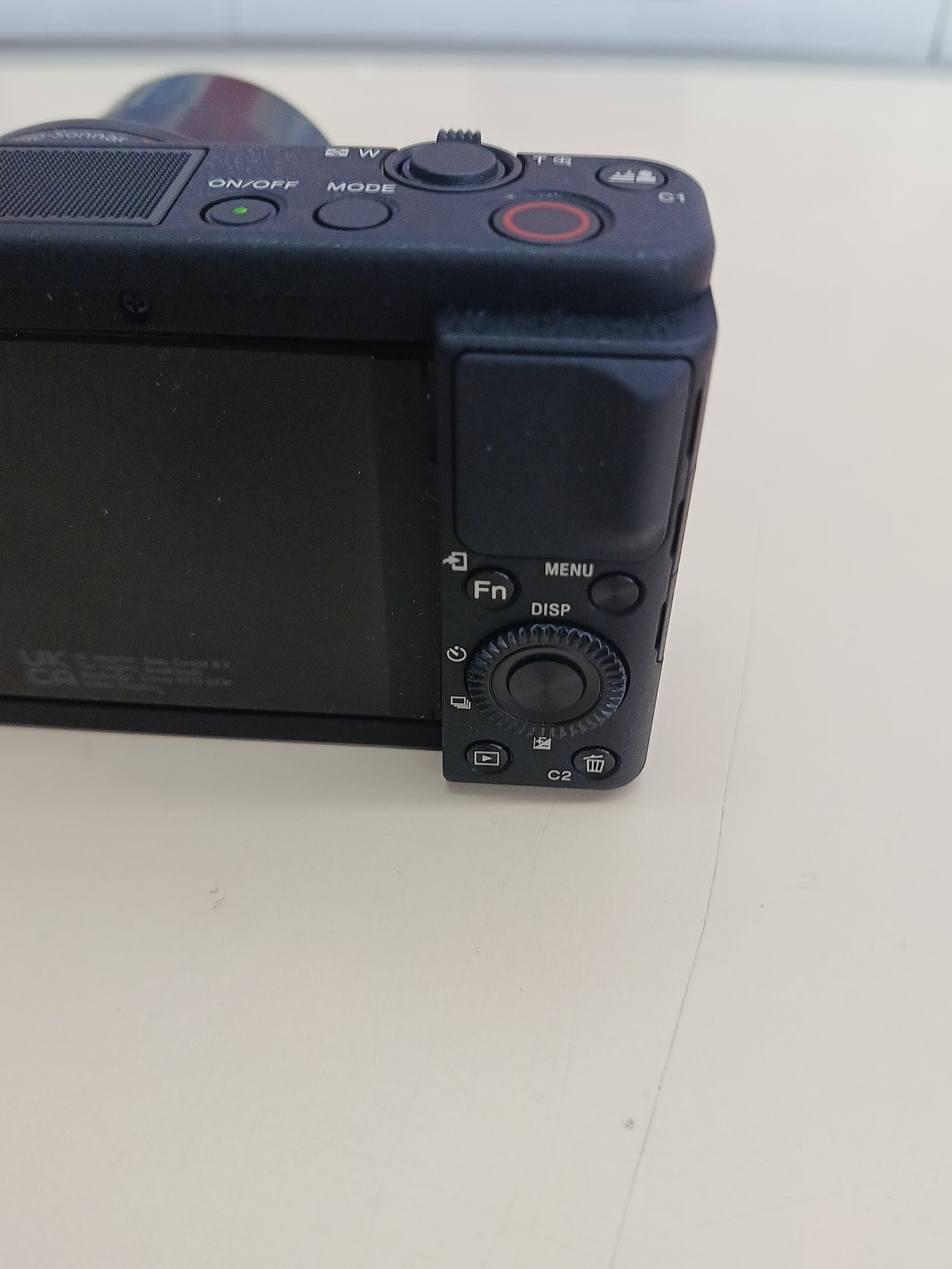 Cámara compacta 1" 24-70 mm 4K pantalla abatible - Sony ZV-1