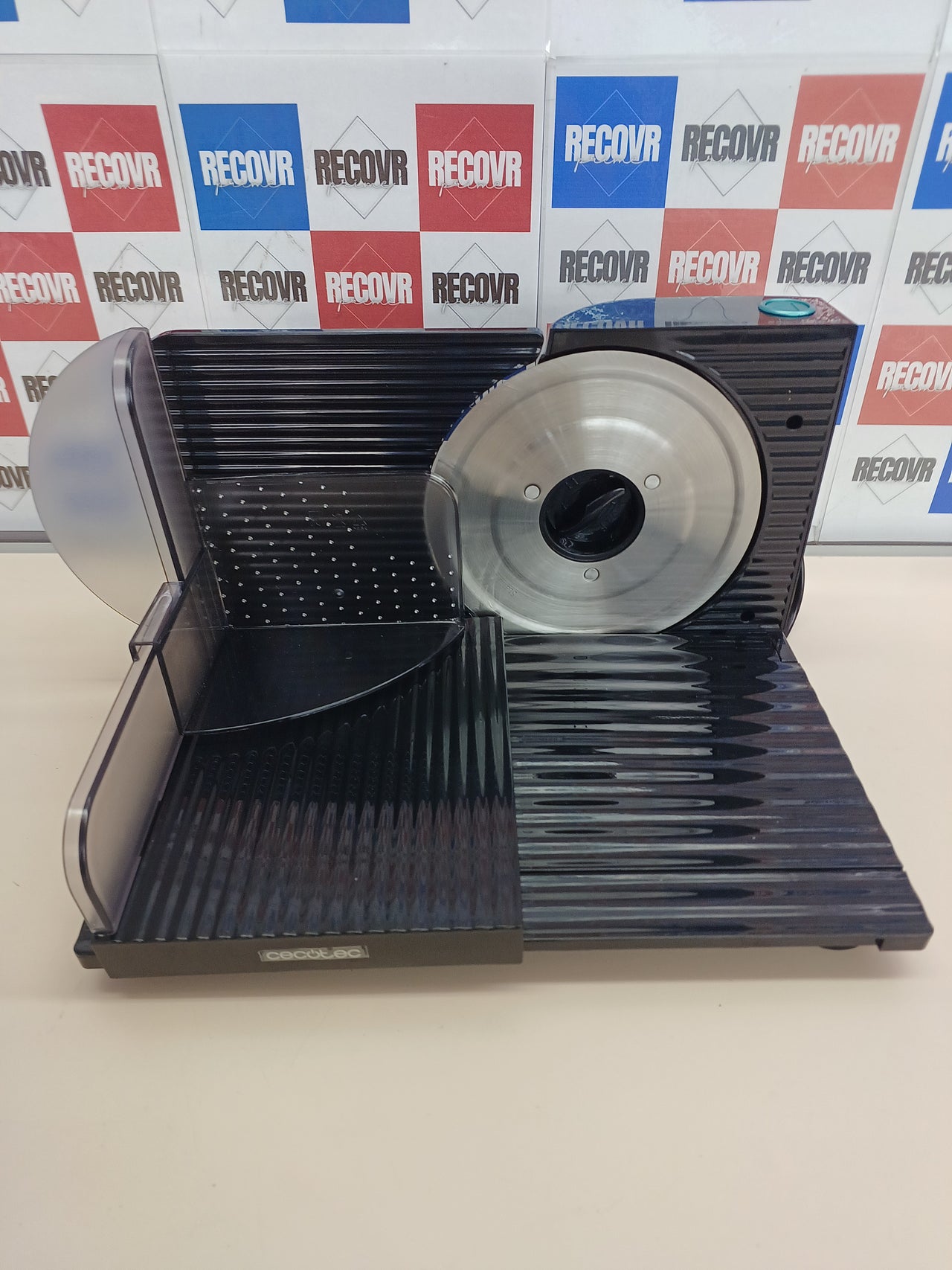 Cortafiambres 150 W disco 17 cm ajustable plegable Cecotec