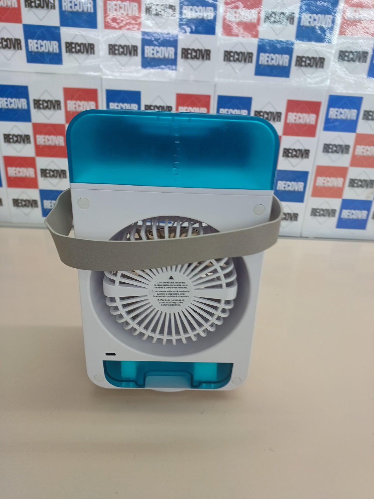 Climatizador sobremesa 500 ml, 4 vel., LED 7 colores CECOTEC