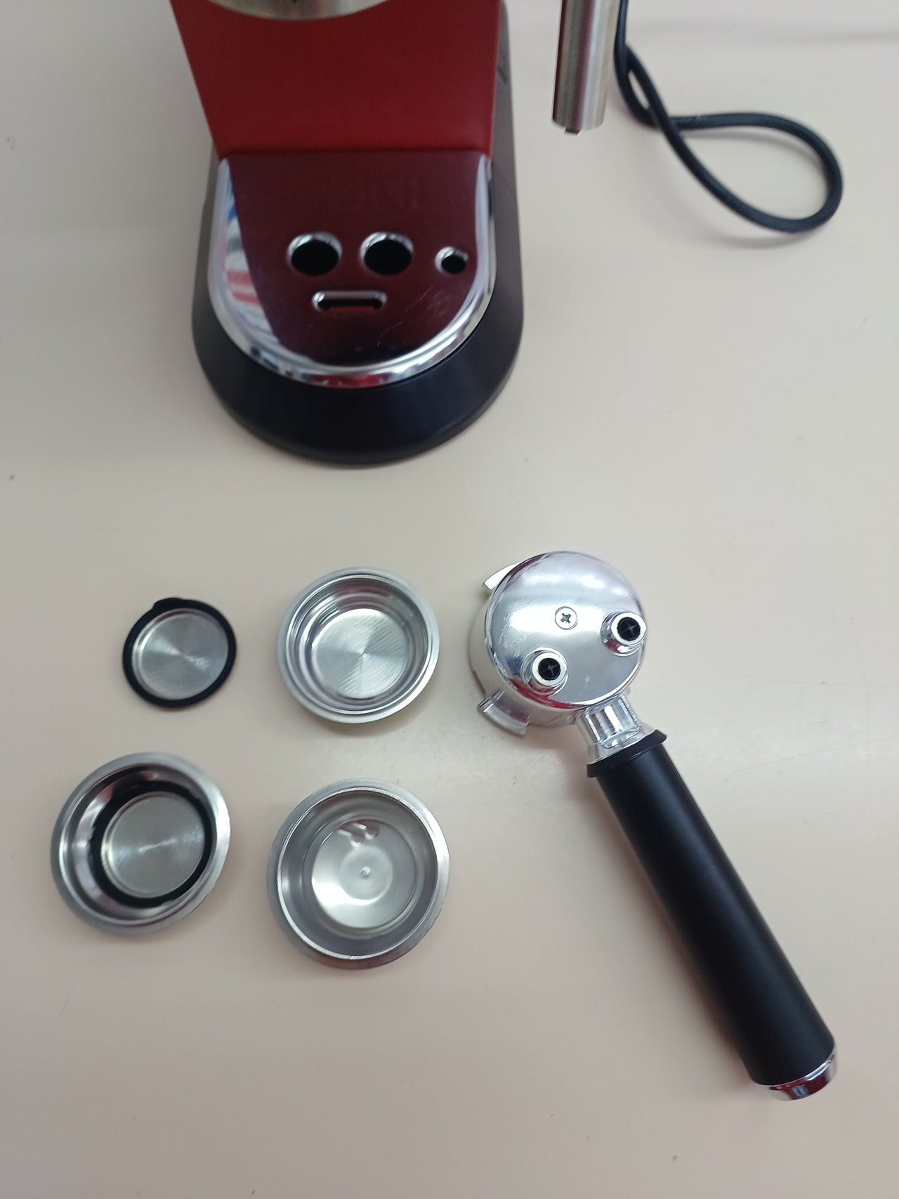 Cafetera espresso bomba acero 1,3 L roja - De'Longhia