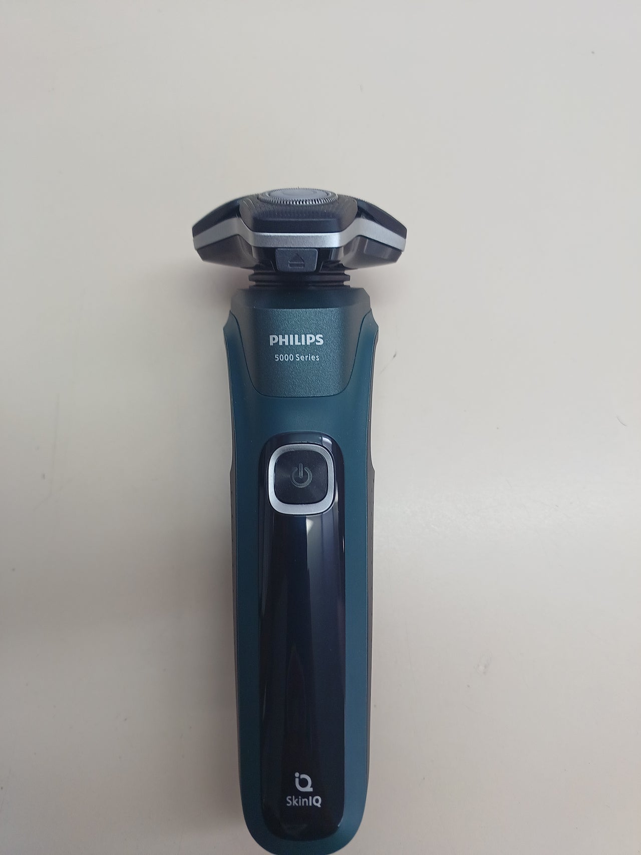 Afeitadora eléctrica S5884/35 60 min recargable Philips