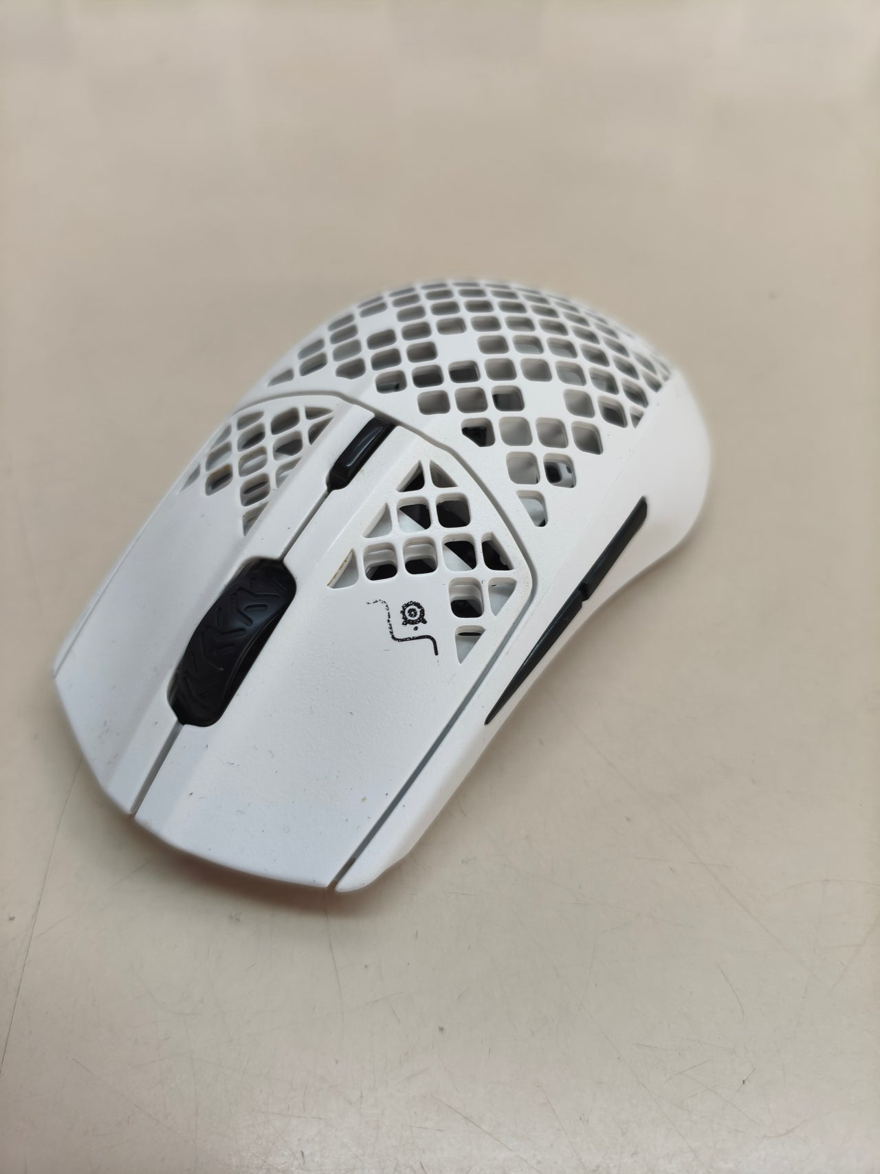 Ratón gaming SteelSeries Aerox 3 con cable, blanco