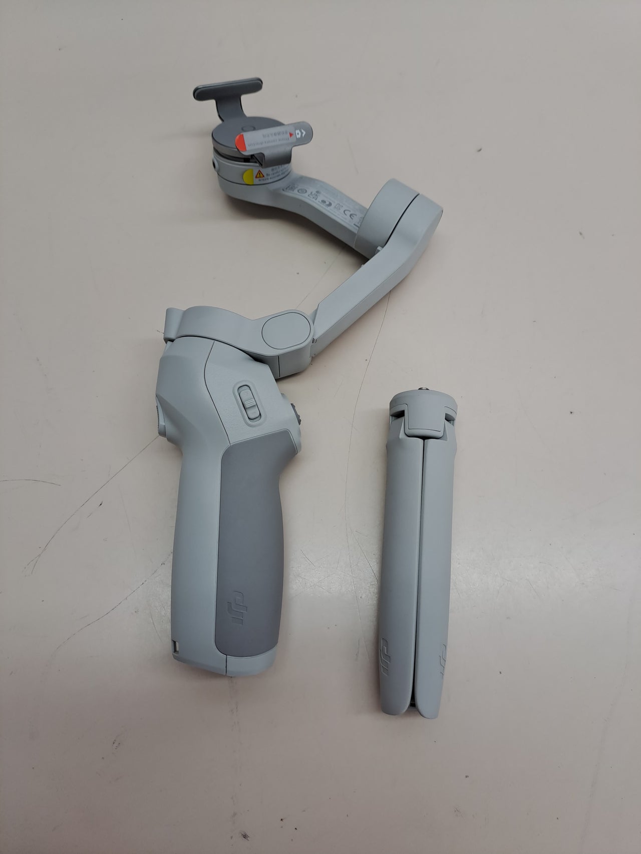 Estabilizador móvil 3 ejes plegable DJI Osmo Mobile SE