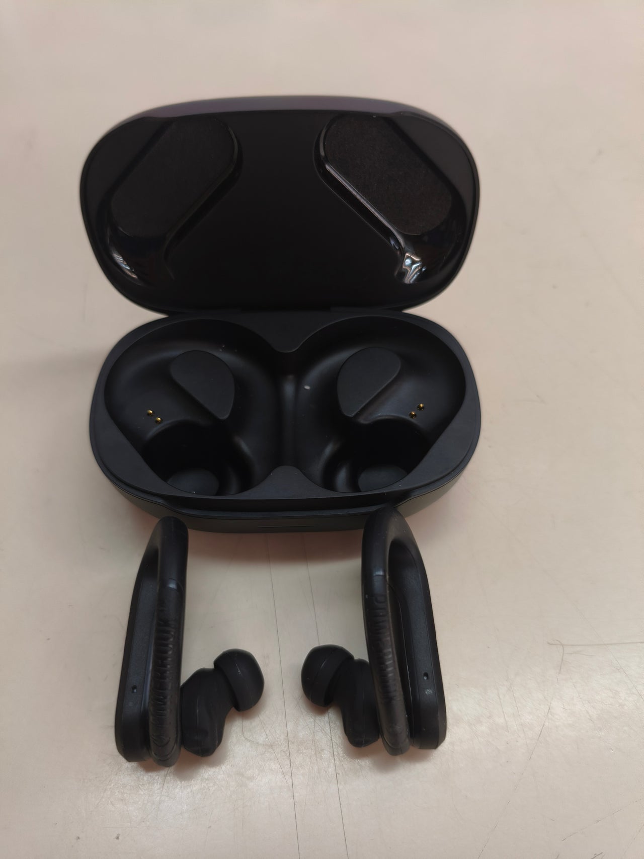 Auriculares inalámbricos JBL Endurance Peak 3 (negros)