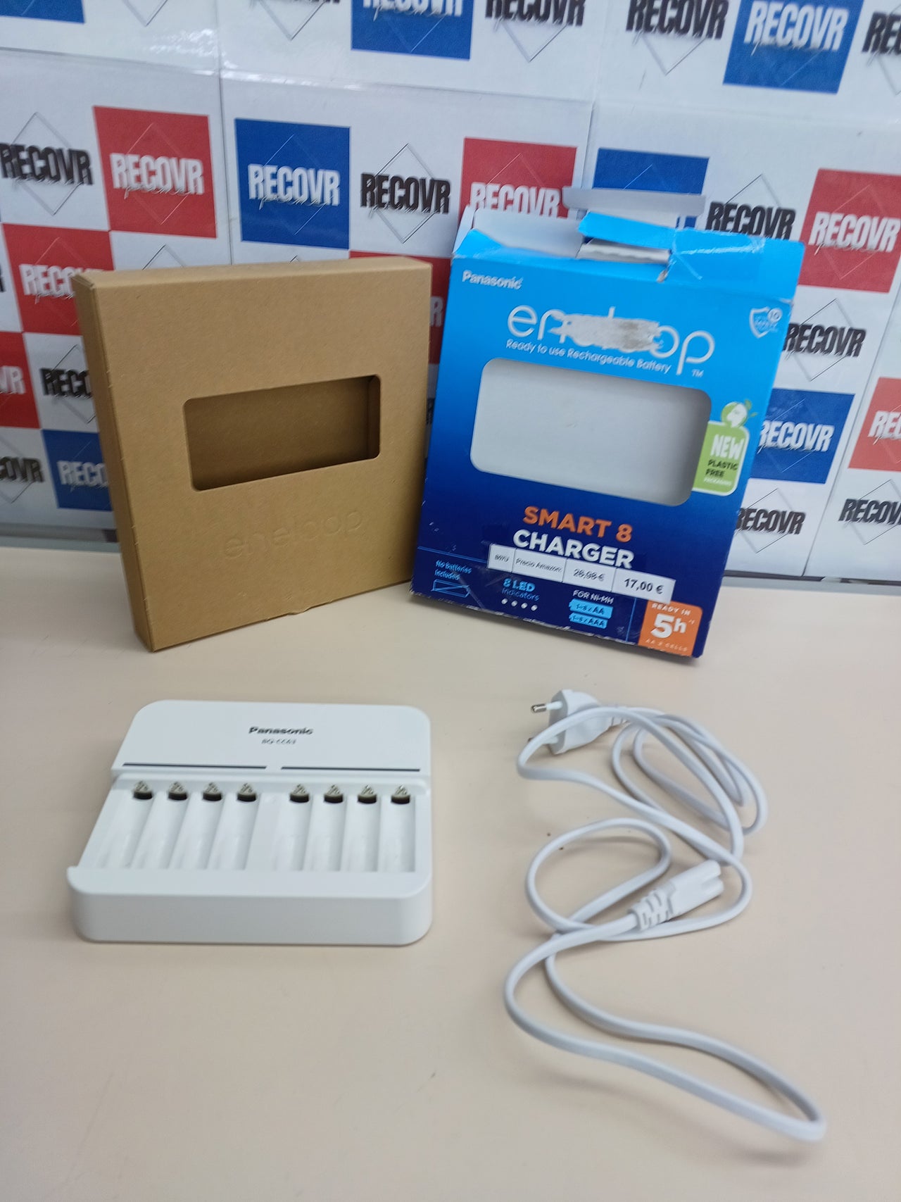 Cargador 1-8 pilas AA/AAA 5h seguridad Eneloop