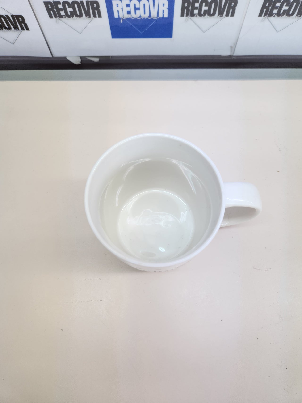 Juego de 2 tazas con texto en inglés "New Parents", regalo para mamá y papá, regalo para mamá y papá, regalo para mamá y Navidad, incluye moneda de decisión para padres (mamá y papá)
