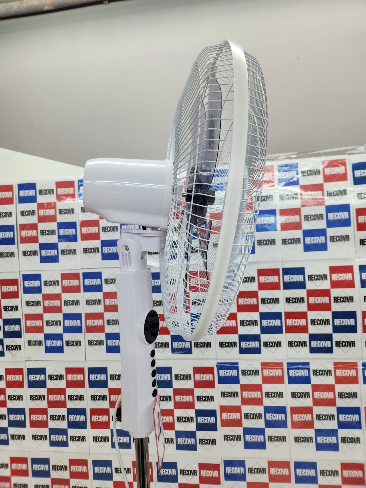 Ventilador de pie Spark 18" con mando, 65W, 5 aspas aluminio, altura regulable, silencioso S-18SF/R1