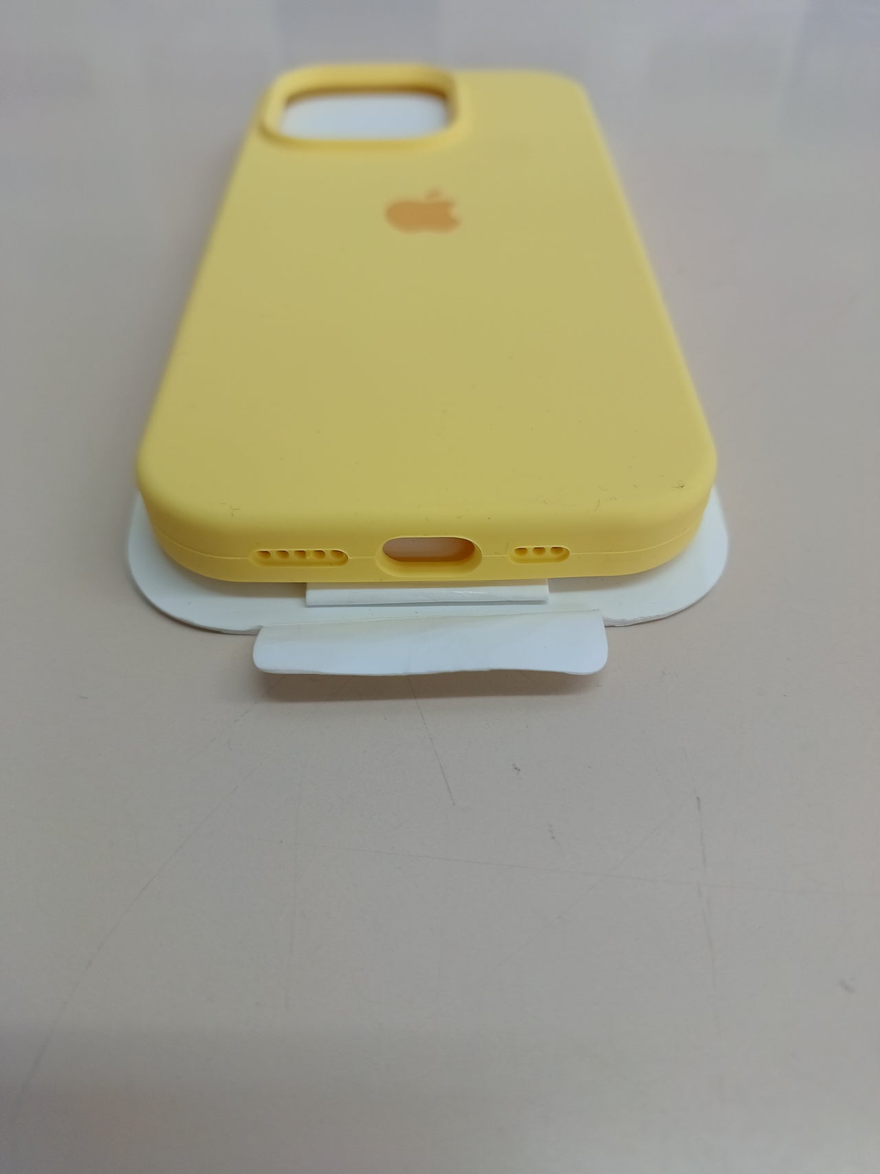 Funda Silicona Apple MagSafe iPhone 16 Pro Amarillo