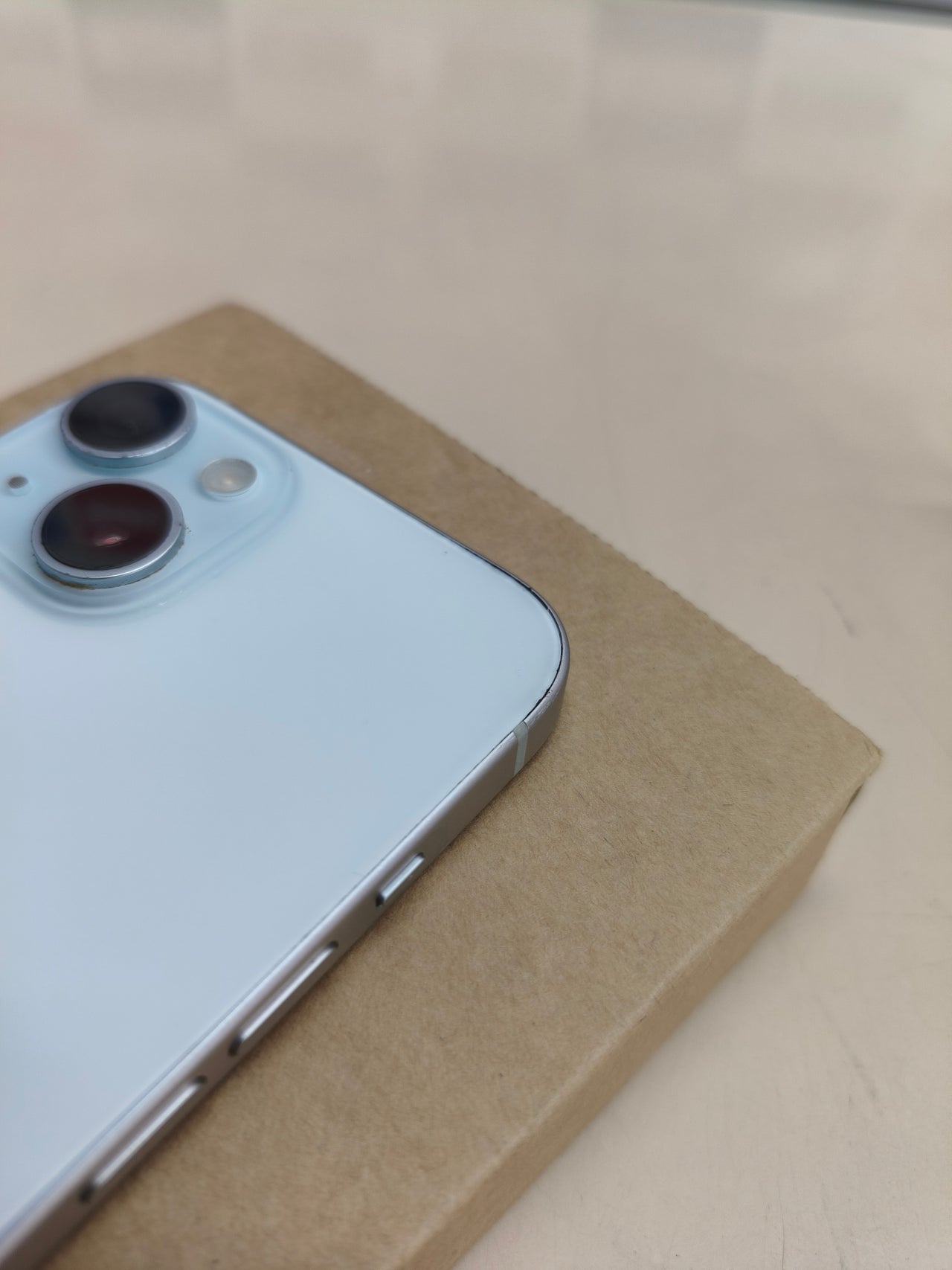 Apple iPhone 15 128 GB azul reacondicionado