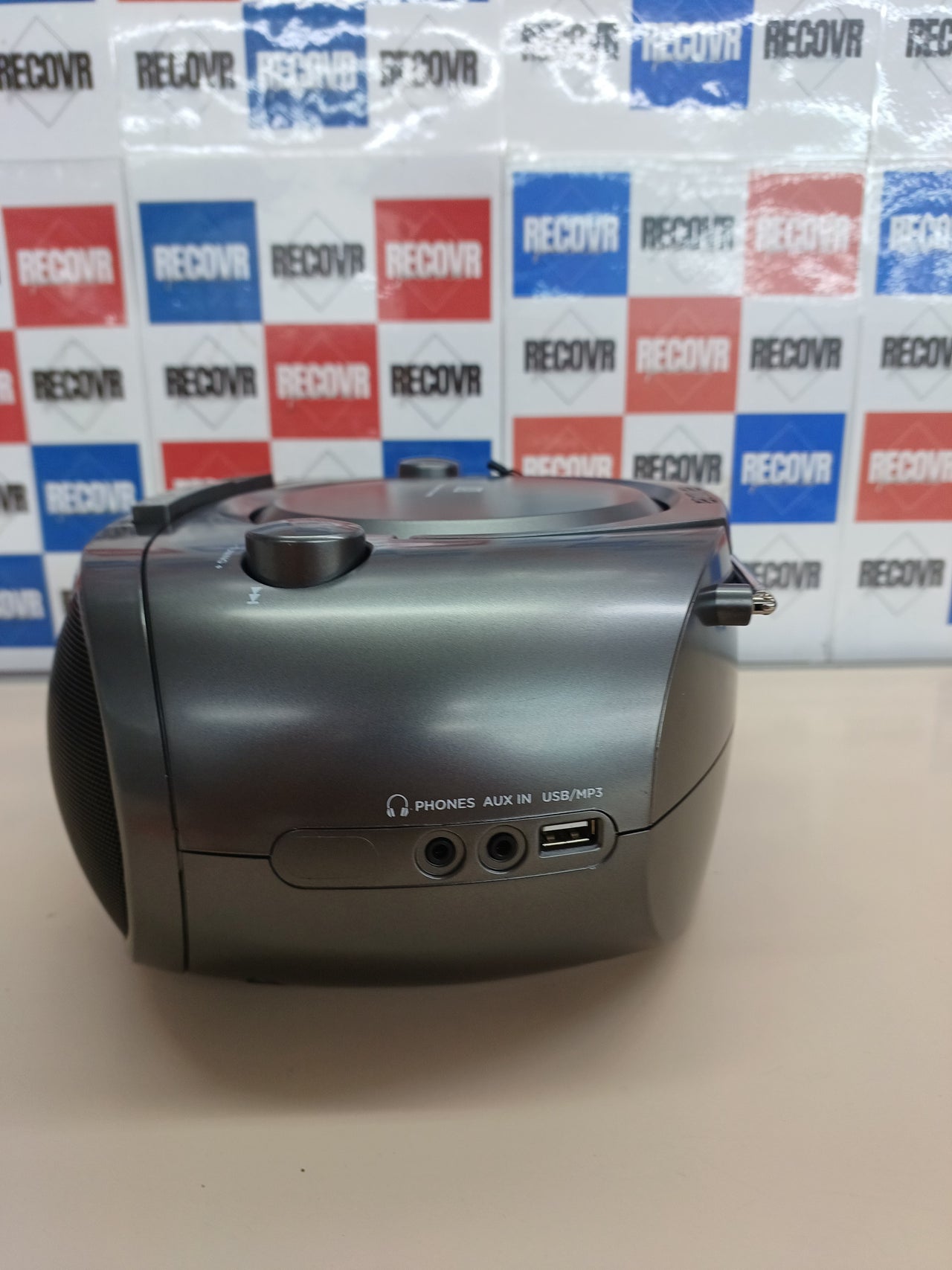 Radio Cassette Portátil con CD, Bluetooth y USBAiwa BBTC-550MG