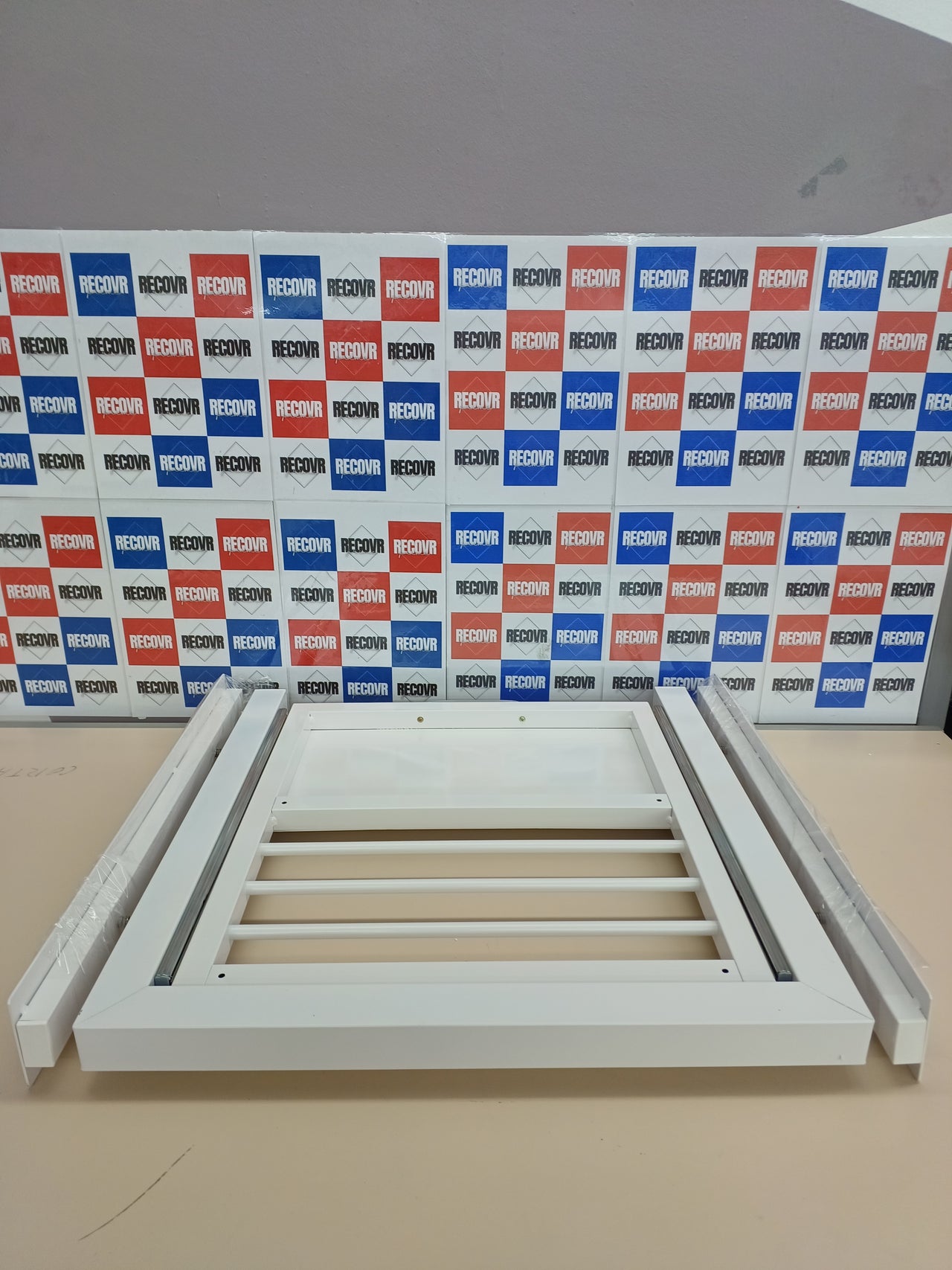 Nisorpa Marco de conexión para lavadora y secadora, universal, 60 x 55 cm, marco intermedio con placa extraíble de chapa de acero, conexión con tendedero, incluye correa de amarre