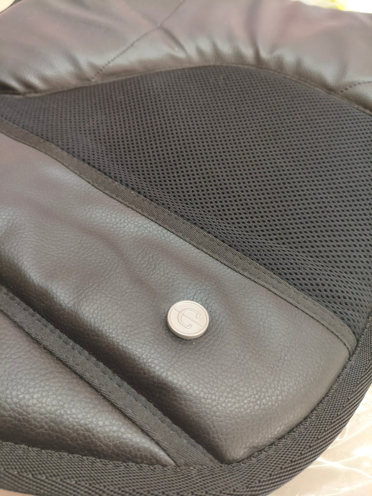 Almohadilla de equitación Covalliero AiRide (50 cm, negra)