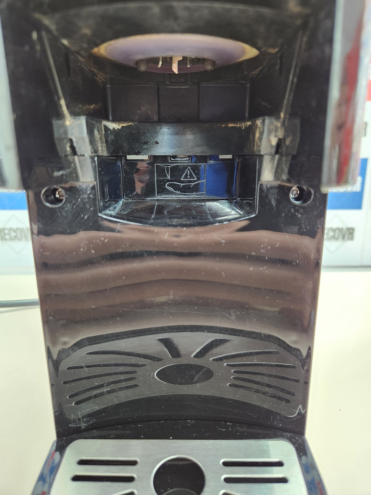 Cafetera 19 bares  multicápsulas,1450W, 800ml adaptadores para cápsulas Nespresso, Dolce Gusto, Lavazza a Modo Mio, monodosis ESE y café molido, 19 bares, depósito de agua extraíble Princess 249451