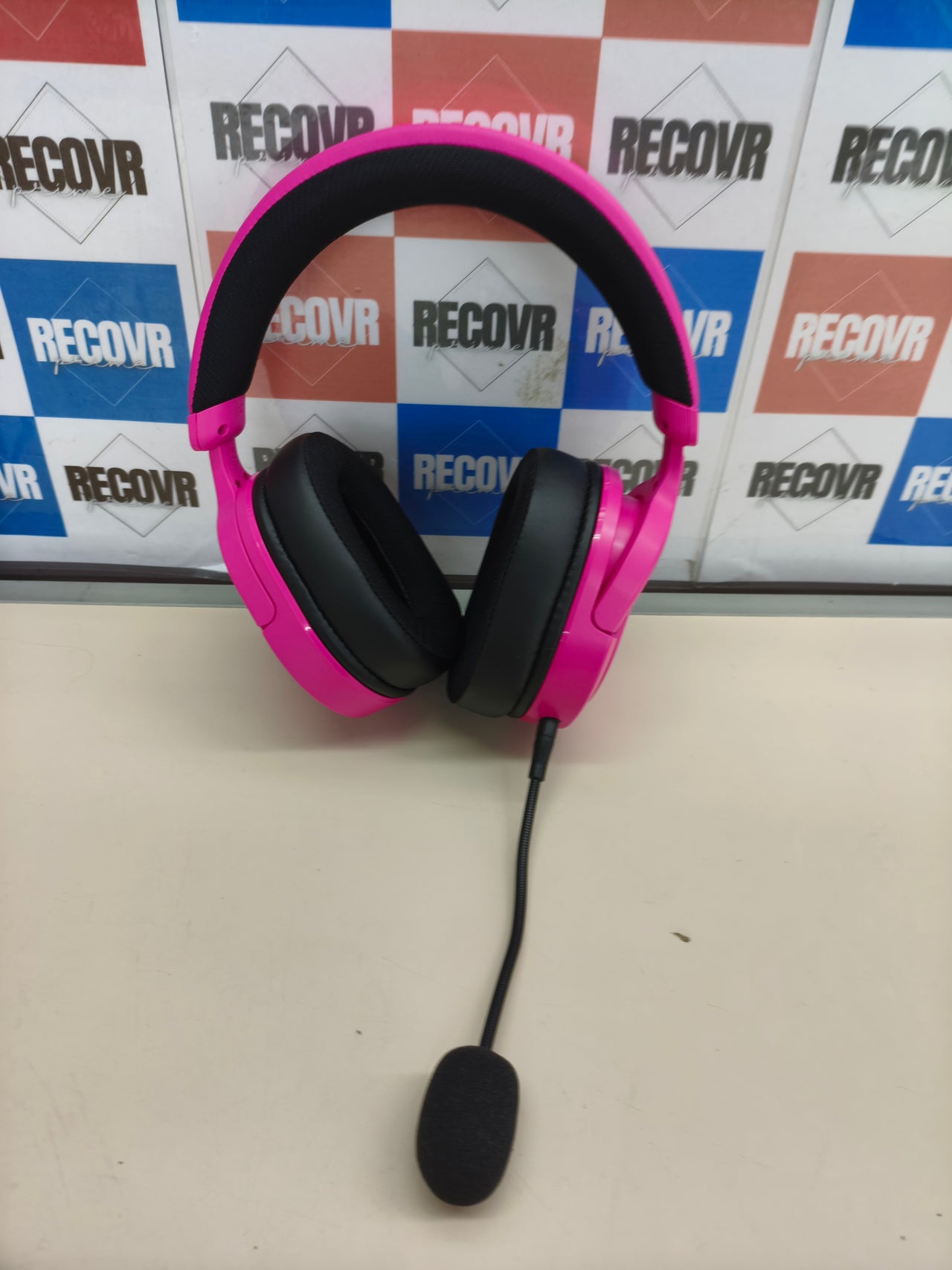 Auriculares gaming Trust GXT 498P Forta para PS5 oficiales rosa