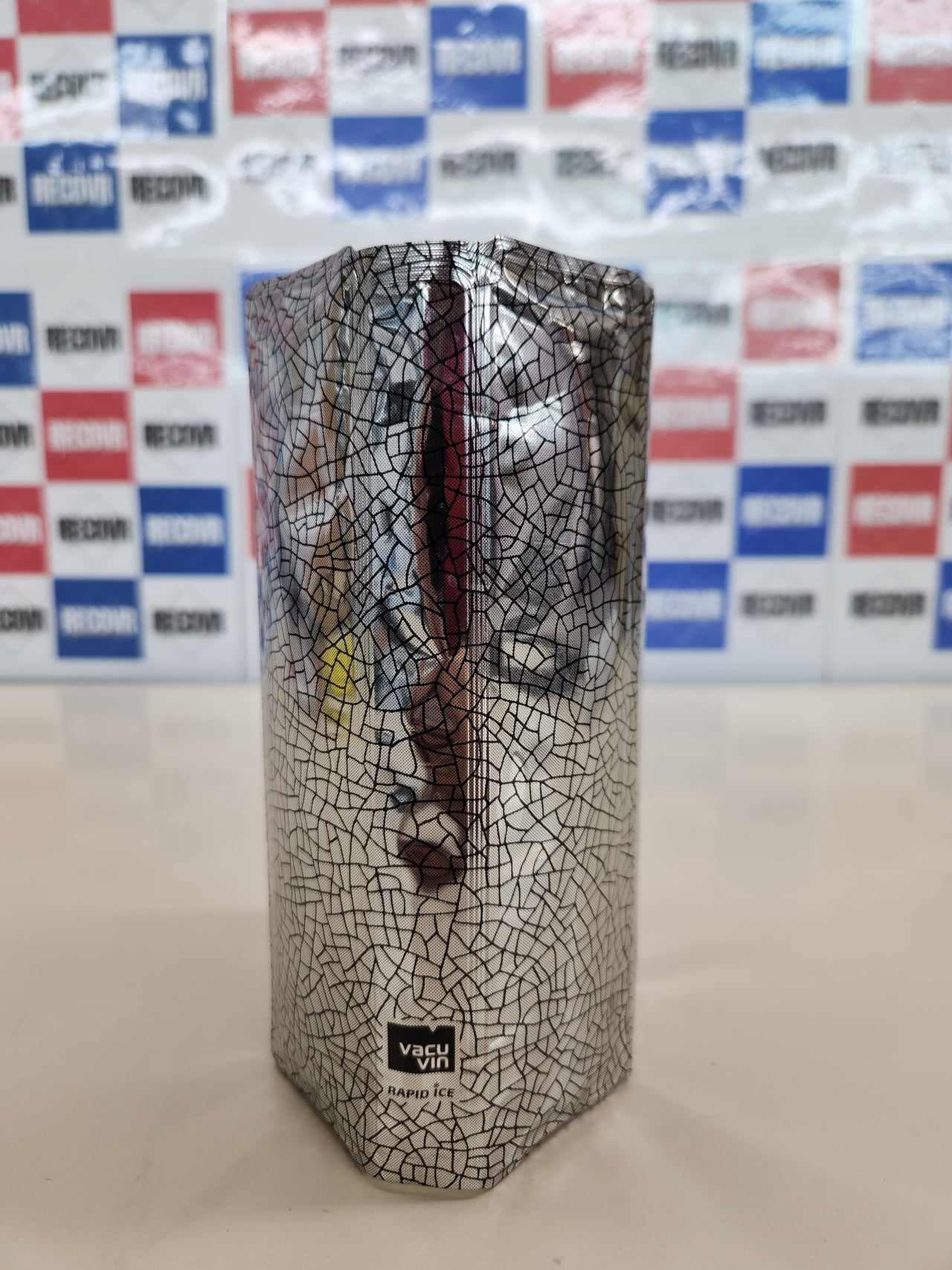 Enfriador de Vino Flexible - Funda Reutilizable en Color Plata para Enfriamiento Rápido de Botellas de Tamaño Estándar Vacu Vin