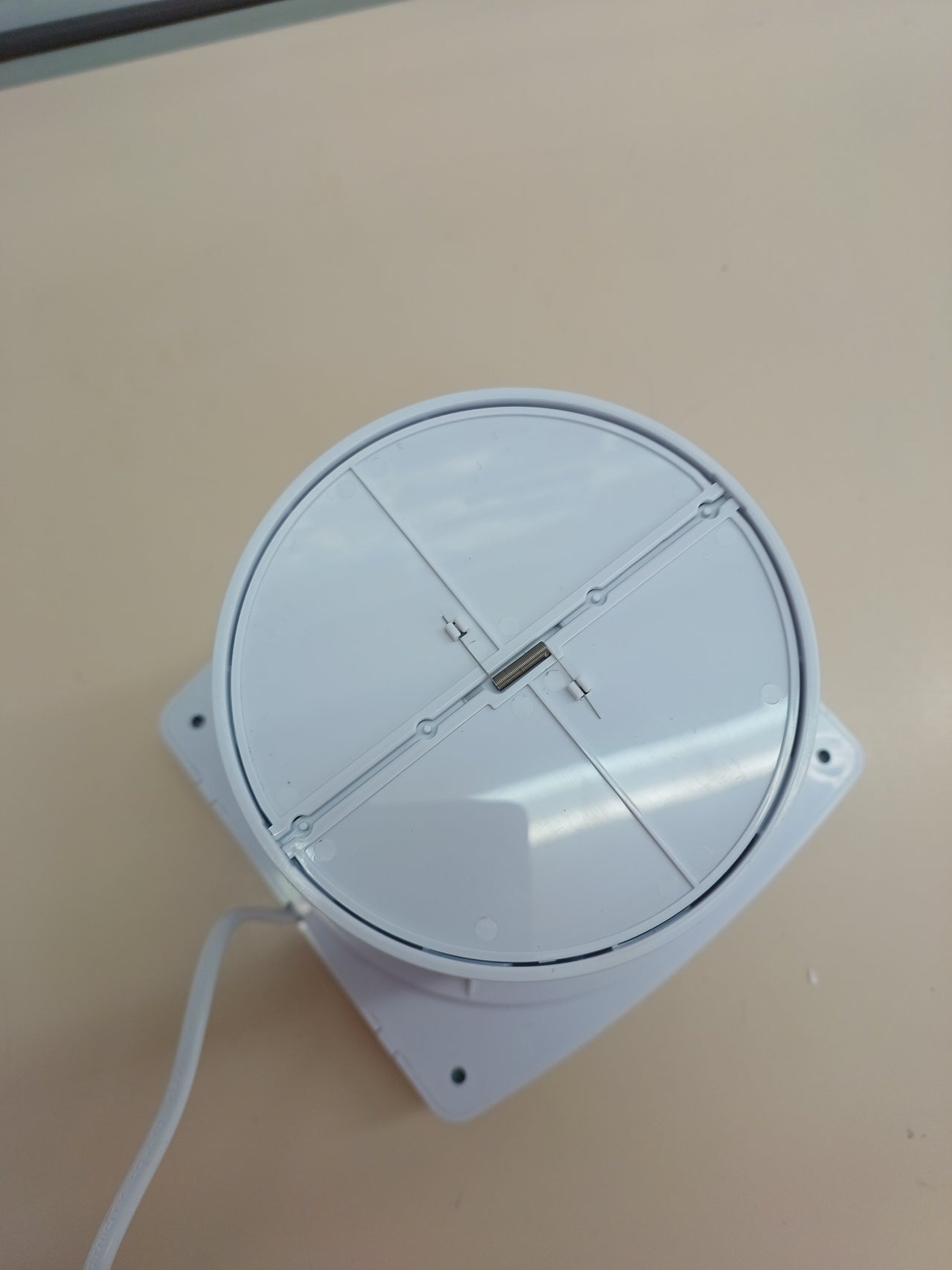Extractor de Aire 120 mm Silencioso con Válvula