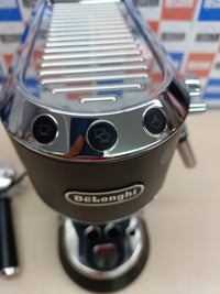 Cafetera espresso bomba acero 1,3 L negra - De'Longhi