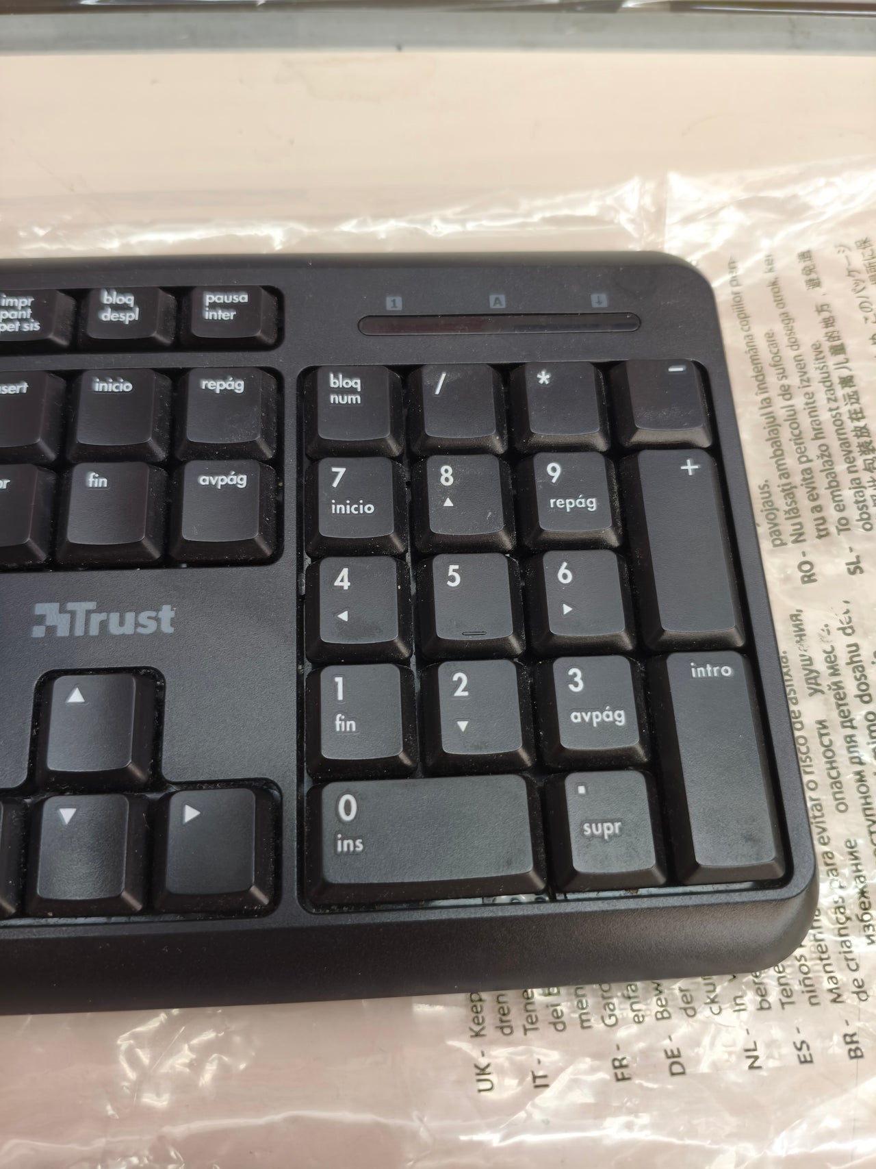 Pack teclado y ratón inalámbricos Trust Ymo, QWERTY español