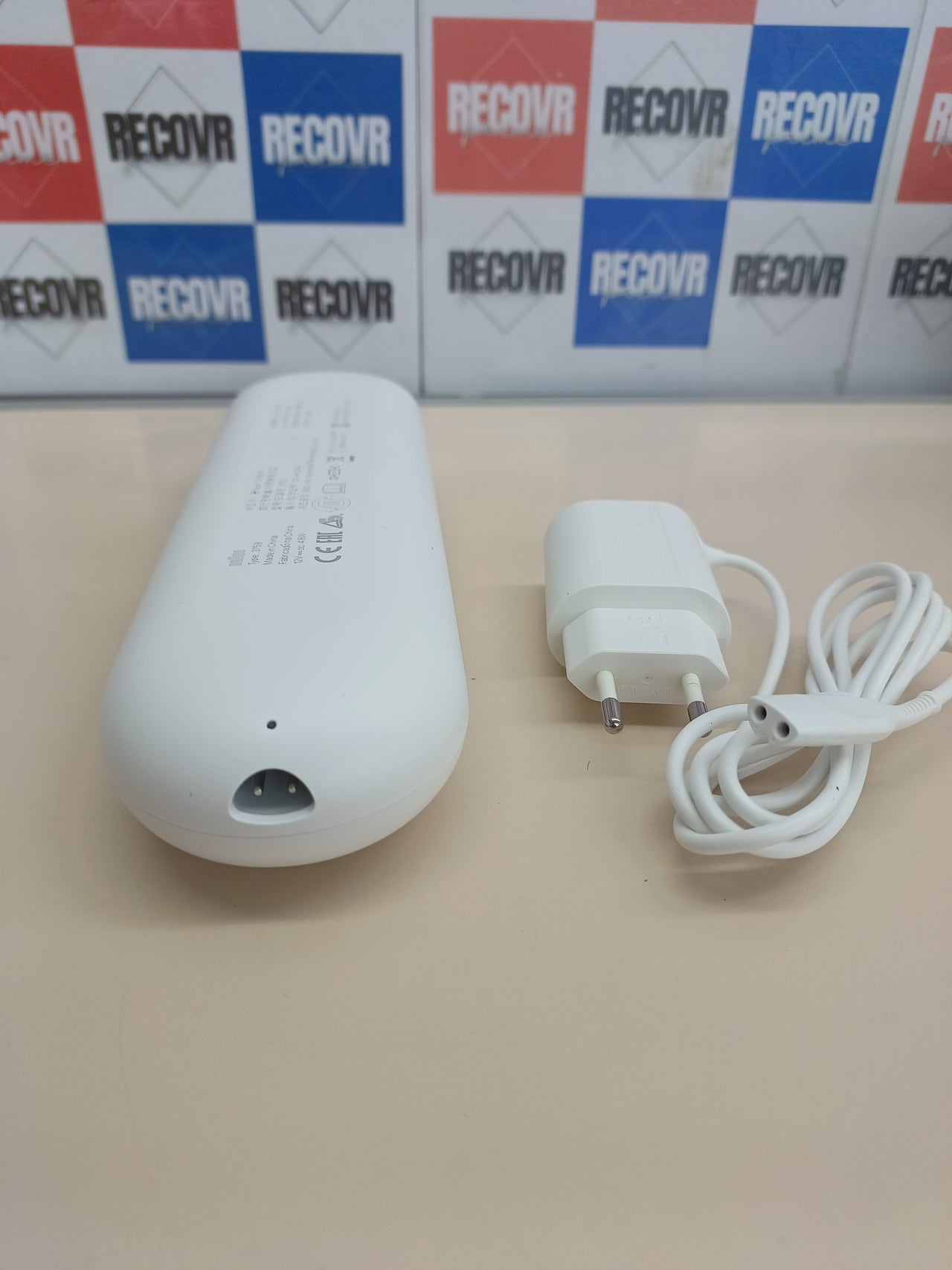 Cepillo eléctrico iO9 blanco recargable Oral-B