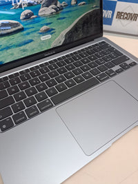 MacBook Air 13” M1 8GB 512GB gris espacial Apple