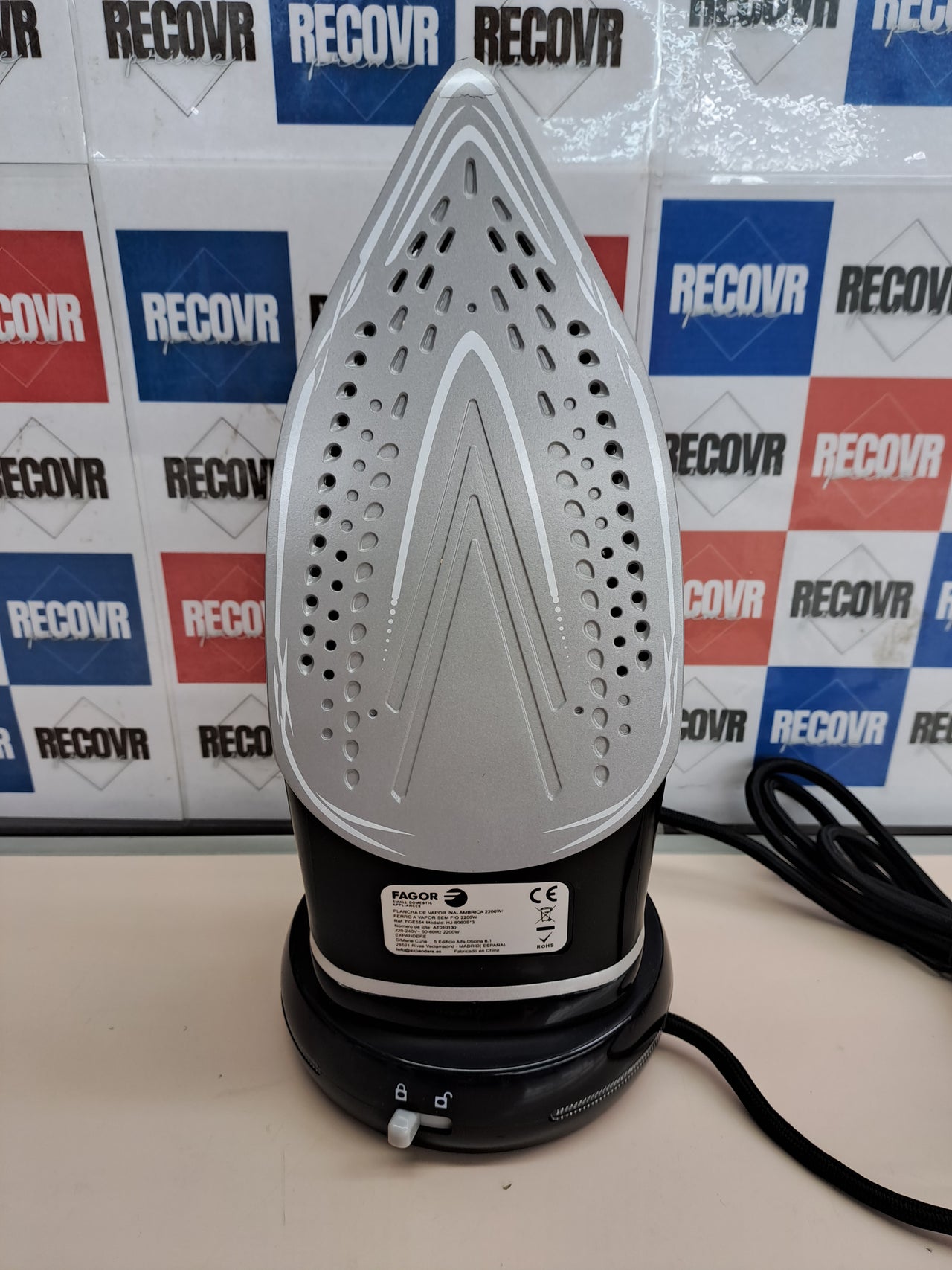 Plancha inalámbrica con base 360° – Fagor