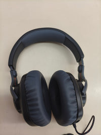 Auriculares gaming JBL Quantum 100 con micrófono desmontable.
