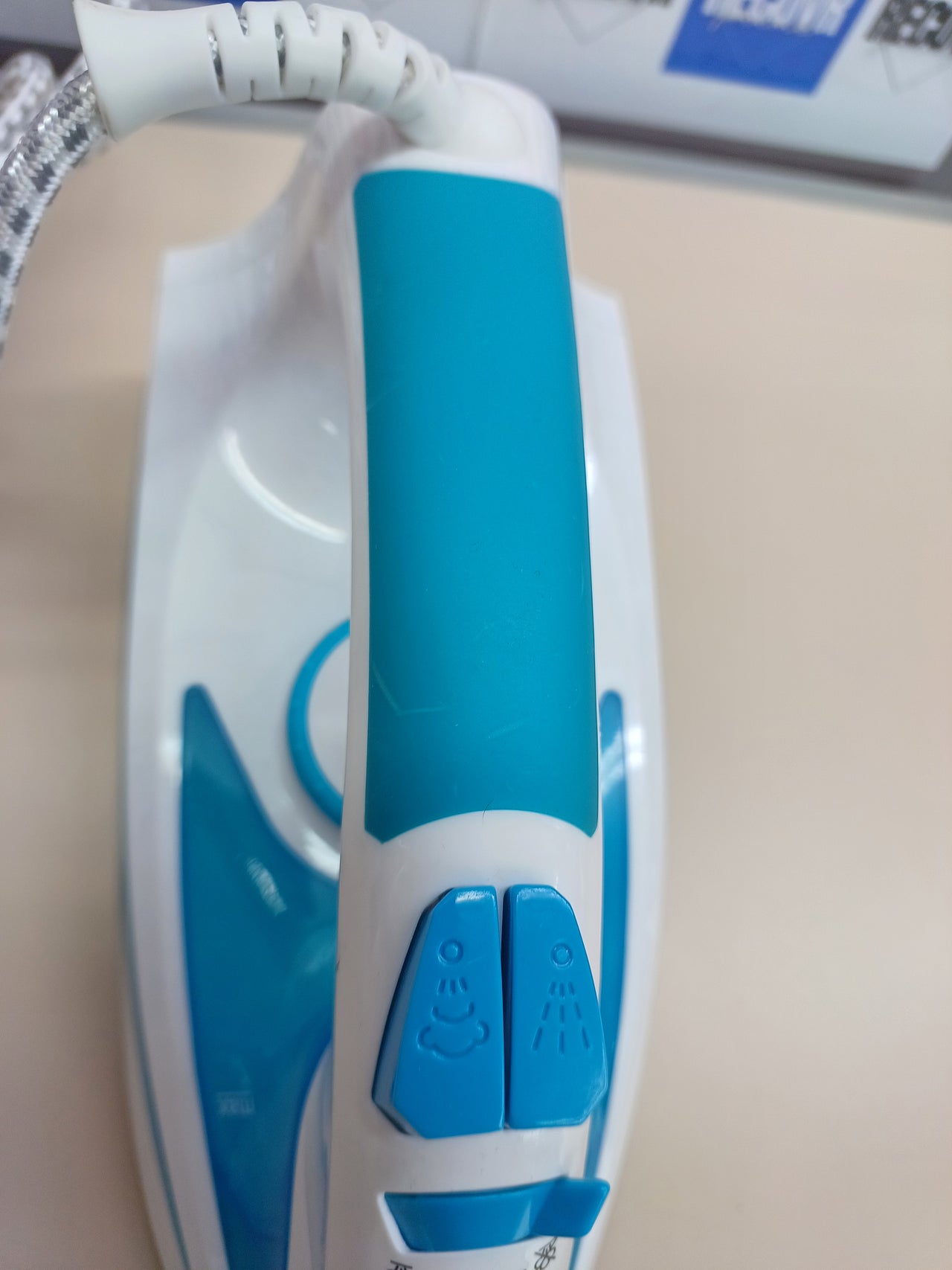 Plancha 2600W Cerámica  Russell Hobbs, Blanco/Azul.