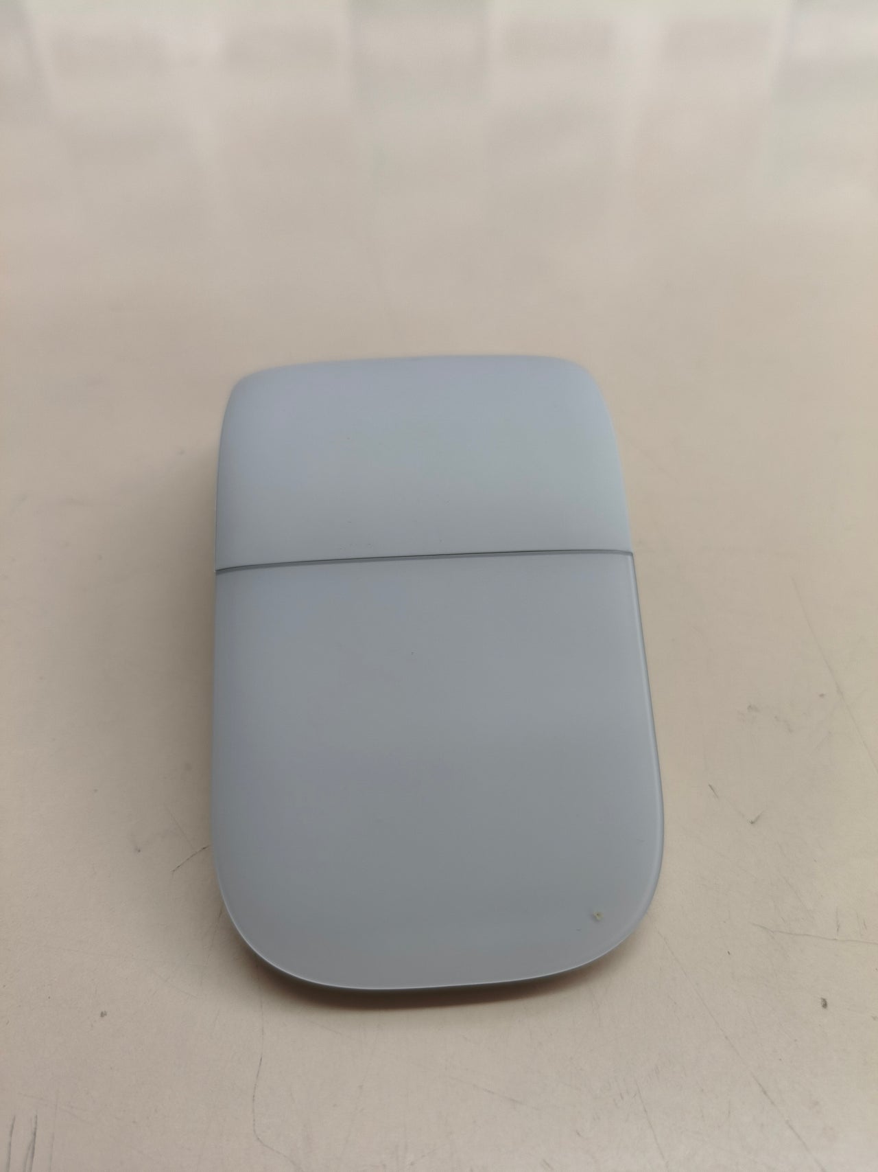 Ratón Bluetooth Microsoft Surface Arc Mouse gris claro
