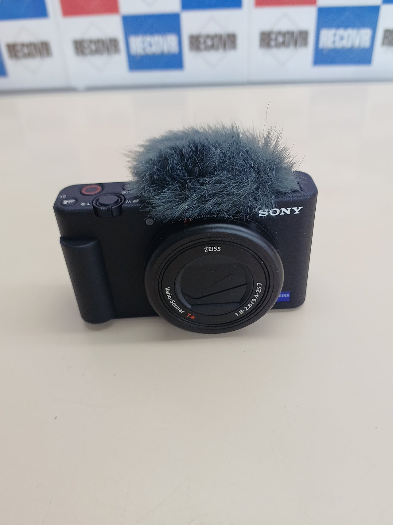 Cámara compacta 1" 24-70 mm 4K pantalla abatible - Sony ZV-1