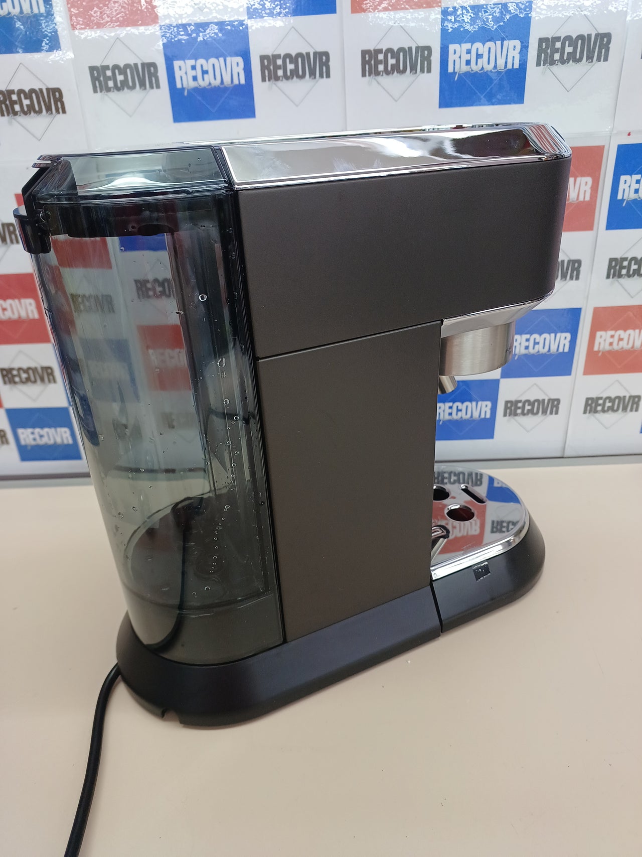 Cafetera espresso bomba acero inox 1,3 L – De’Longhi