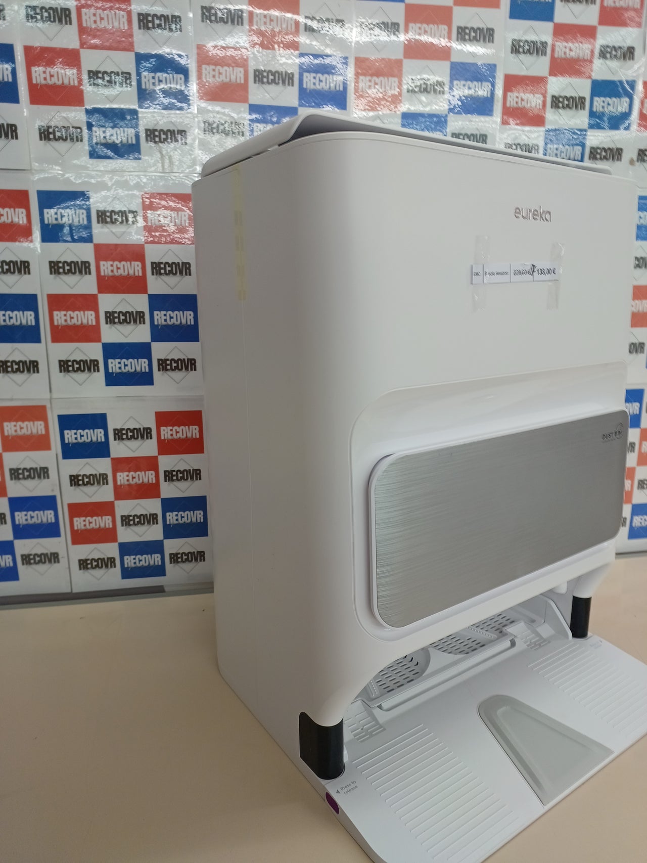 Robot aspirador 5000 Pa con autovaciado – Eureka