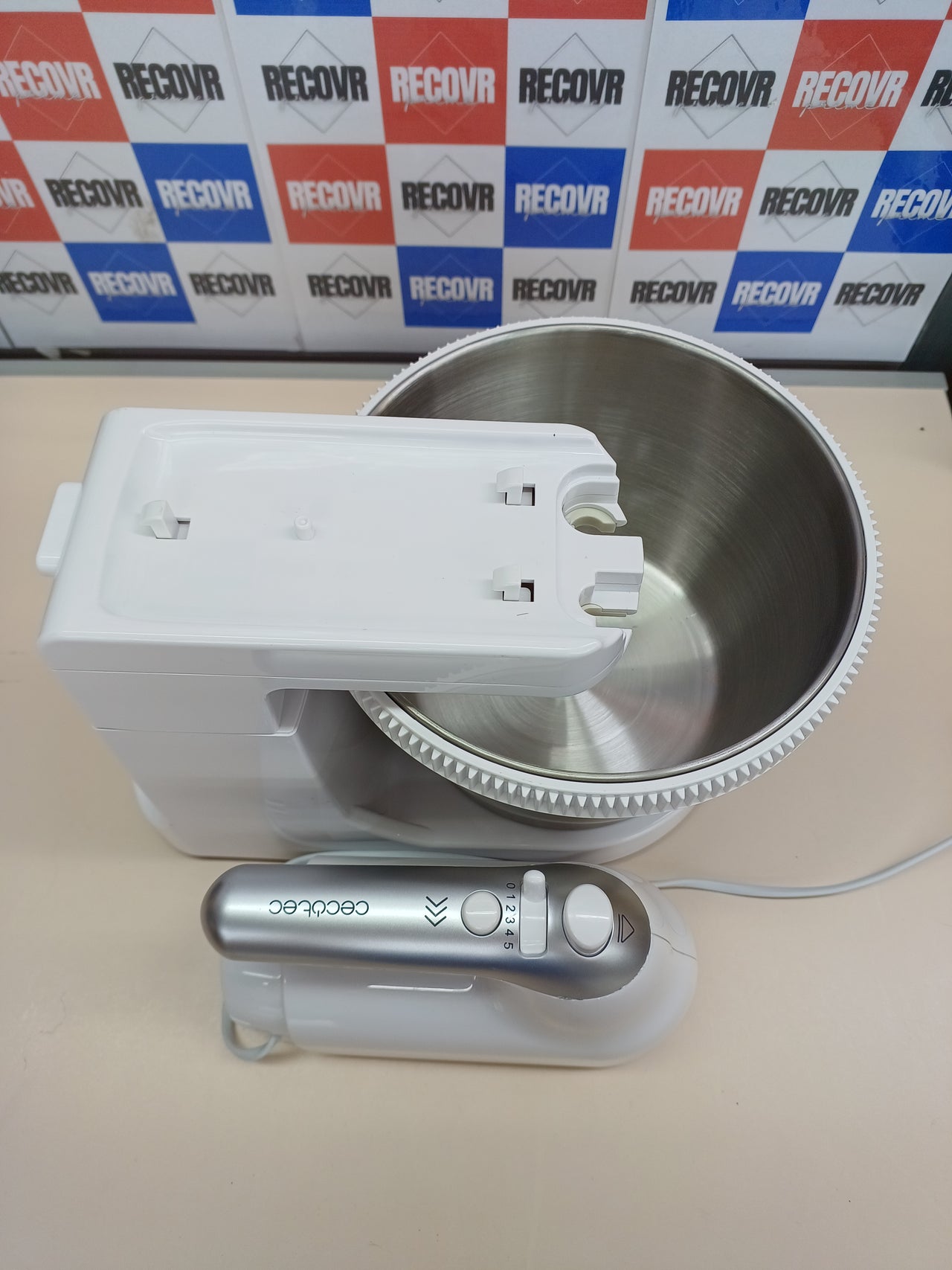 Batidora 3.5L,500 W, Varillas PowerTwist 500 Steel.  Bol Autogiratorio de Acero Inoxidable de 5 Niveles de Velocidad, Función Turbo, Diseño Ergonómico, 3 Accesorios