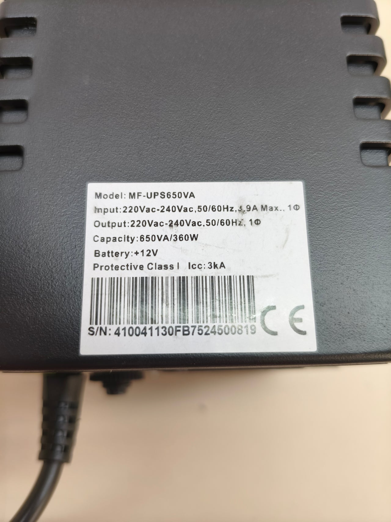 Sistema de Alimentación Ininterrumpida 650 VA (360 W)