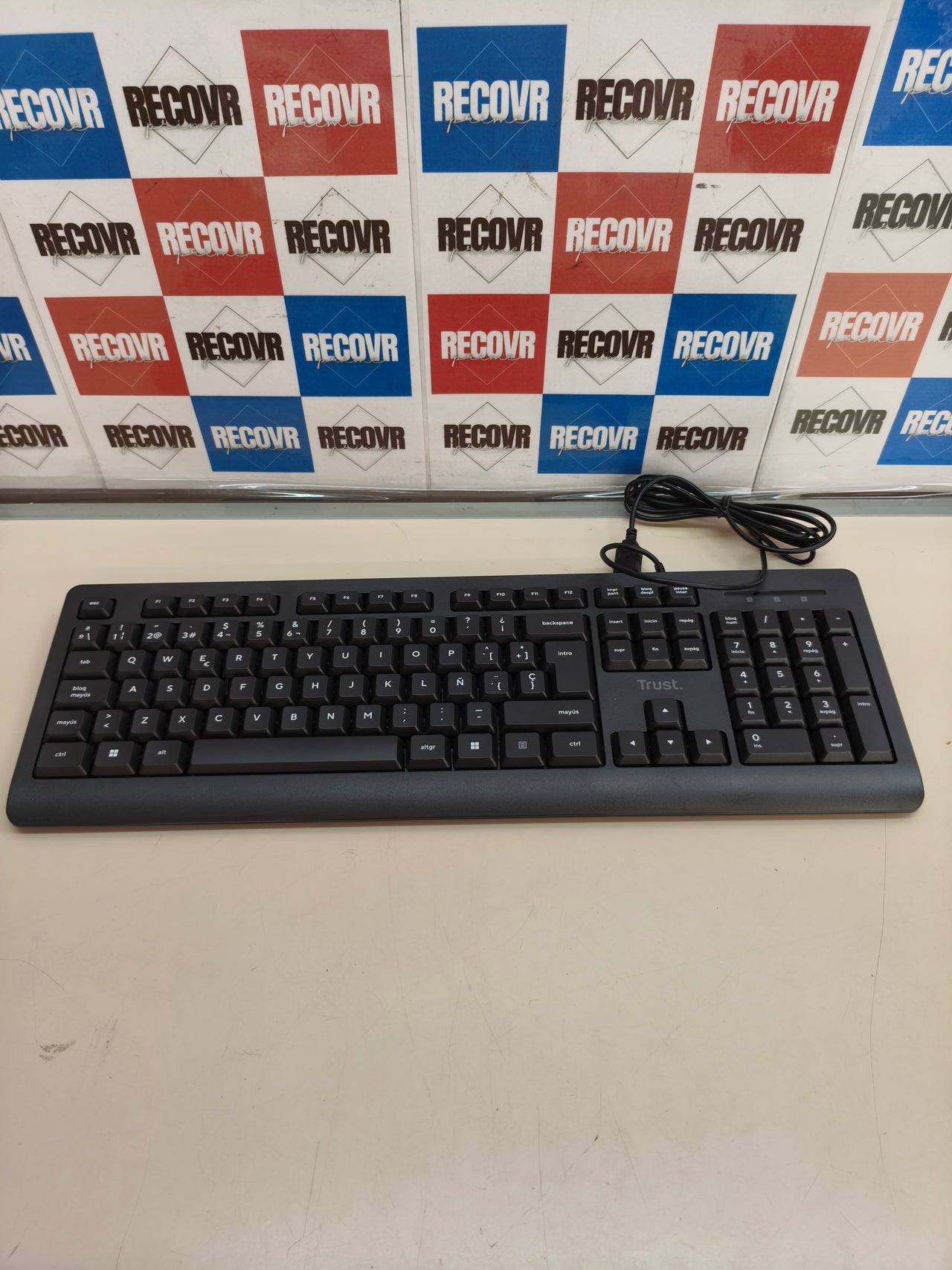 Pack teclado y ratón con cable Trust Taro, QWERTY español