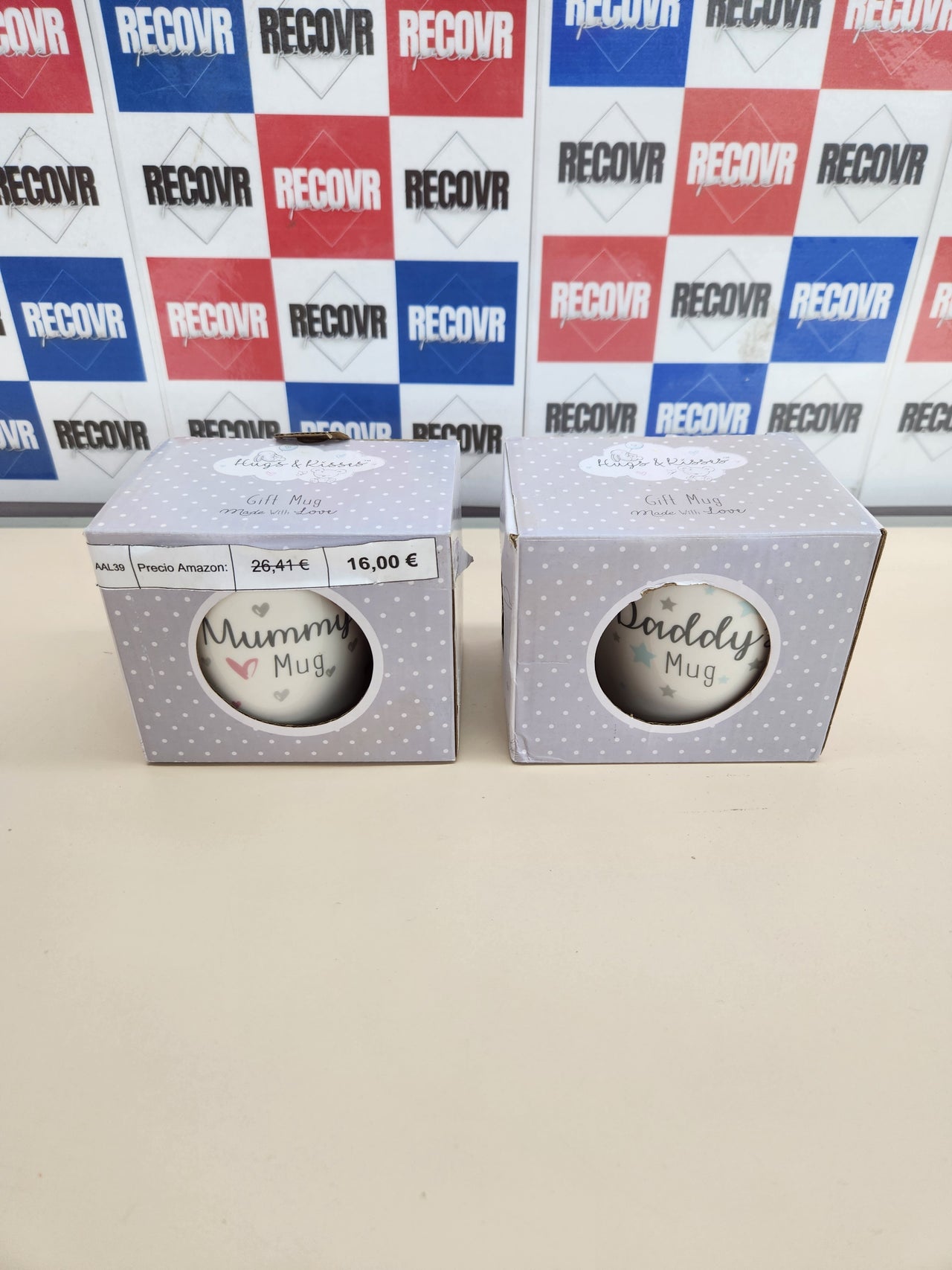 Juego de 2 tazas con texto en inglés "New Parents", regalo para mamá y papá, regalo para mamá y papá, regalo para mamá y Navidad, incluye moneda de decisión para padres (mamá y papá)