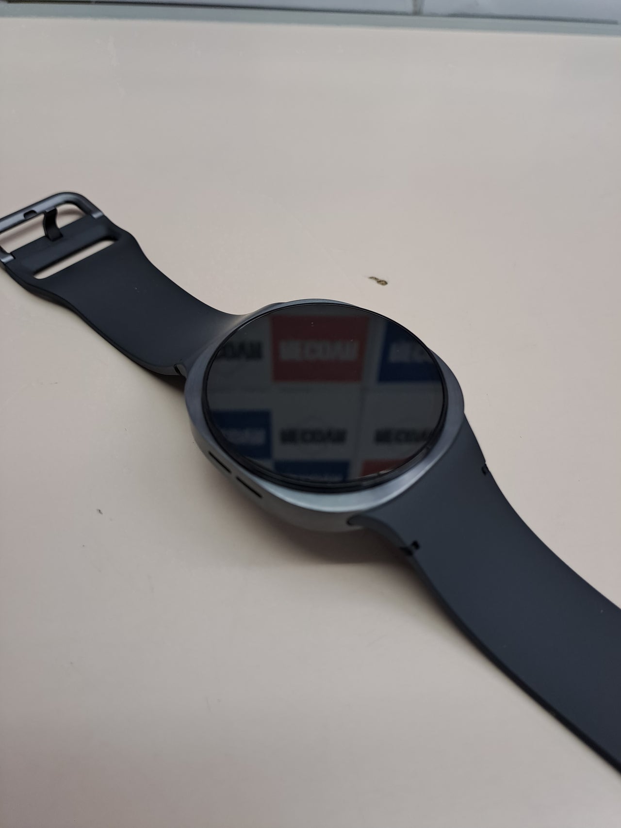 Smartwatch Samsung Galaxy Watch8 LTE 44 mm gris oscuro