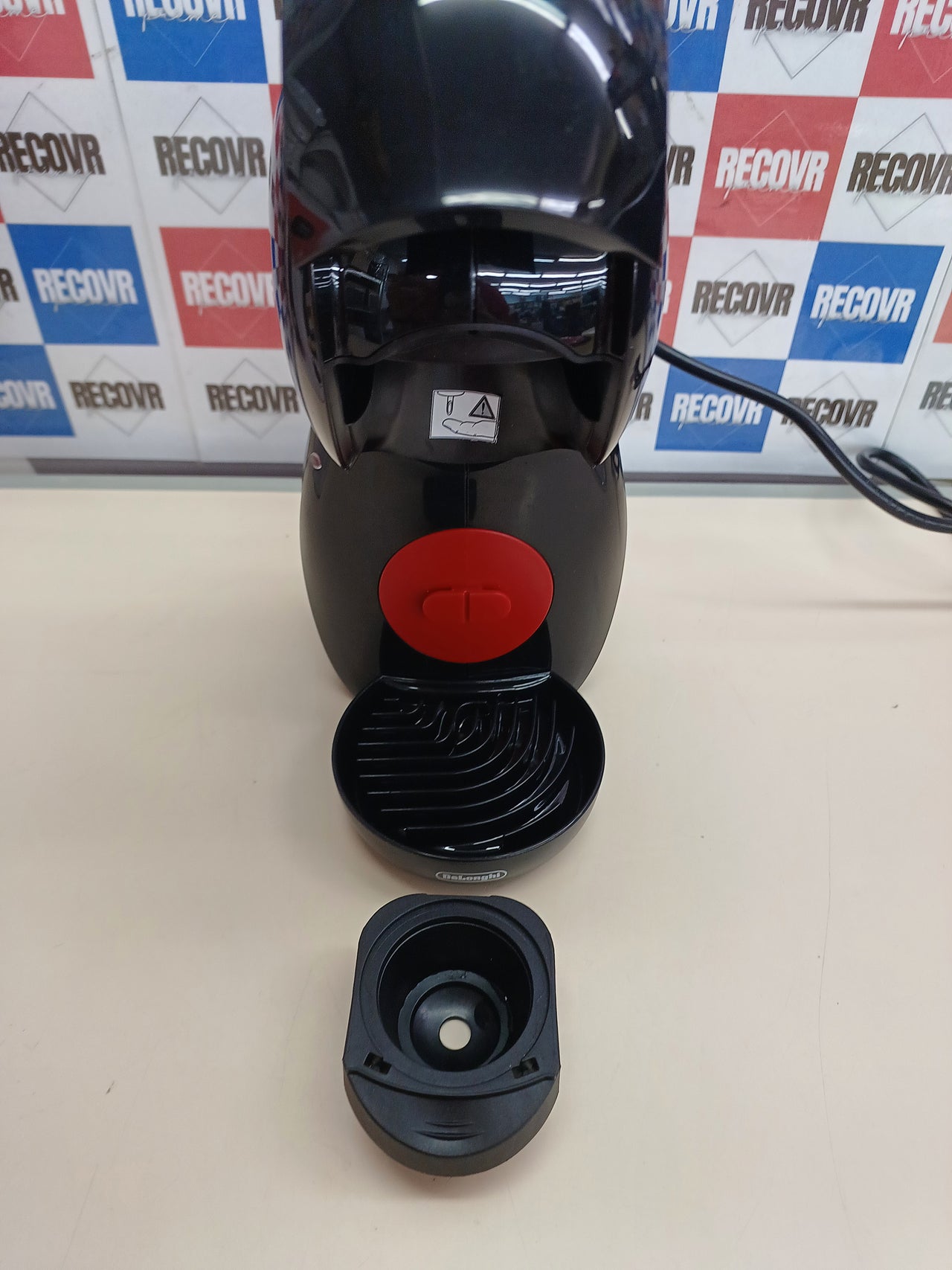 Cafetera cápsulas compacta 1500 W – De'Longhi