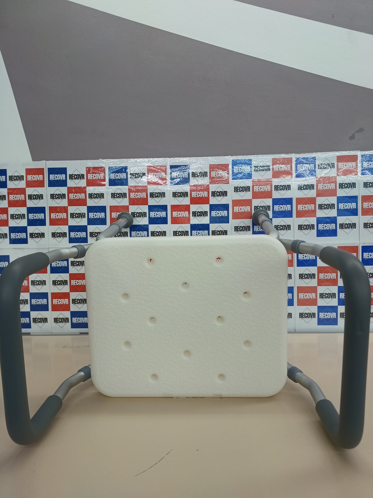 Mobiclinic, Silla Ducha Mayores, Taburete baño Adultos, Acueducto, Marca española, Ortopédica, Aluminio, PVC, Altura Regulable, Ergonómico, Reposabrazos, Conteras Antideslizantes, Banqueta