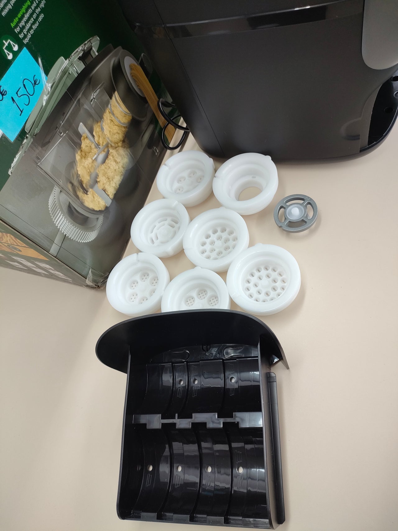 Philips Máquina Para Hacer Pasta 7000 Series - Tecnología ProExtrude, Pesaje Automático, Completamente Automático, 8 Discos Para Dar Forma, Negro (HR2665/93)