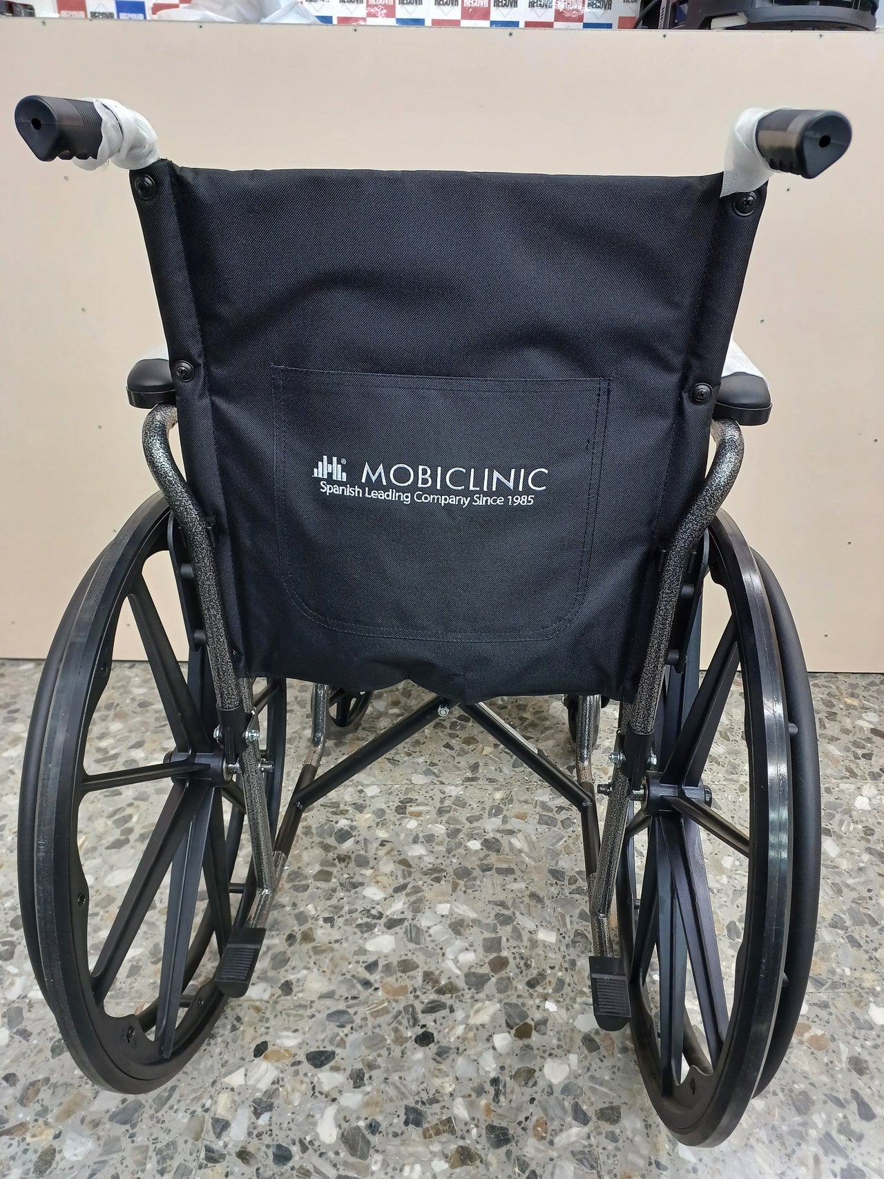 Silla de ruedas plegable 46cm Mobiclinic S220