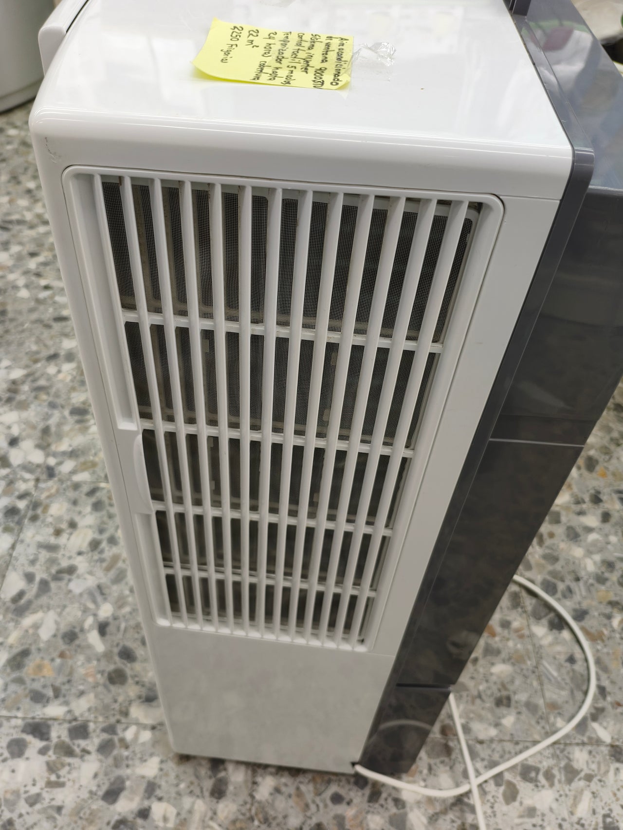 Aire acondicionado de ventana Cecotec Windowclima 9000 Inverter 9000 BTU con mando