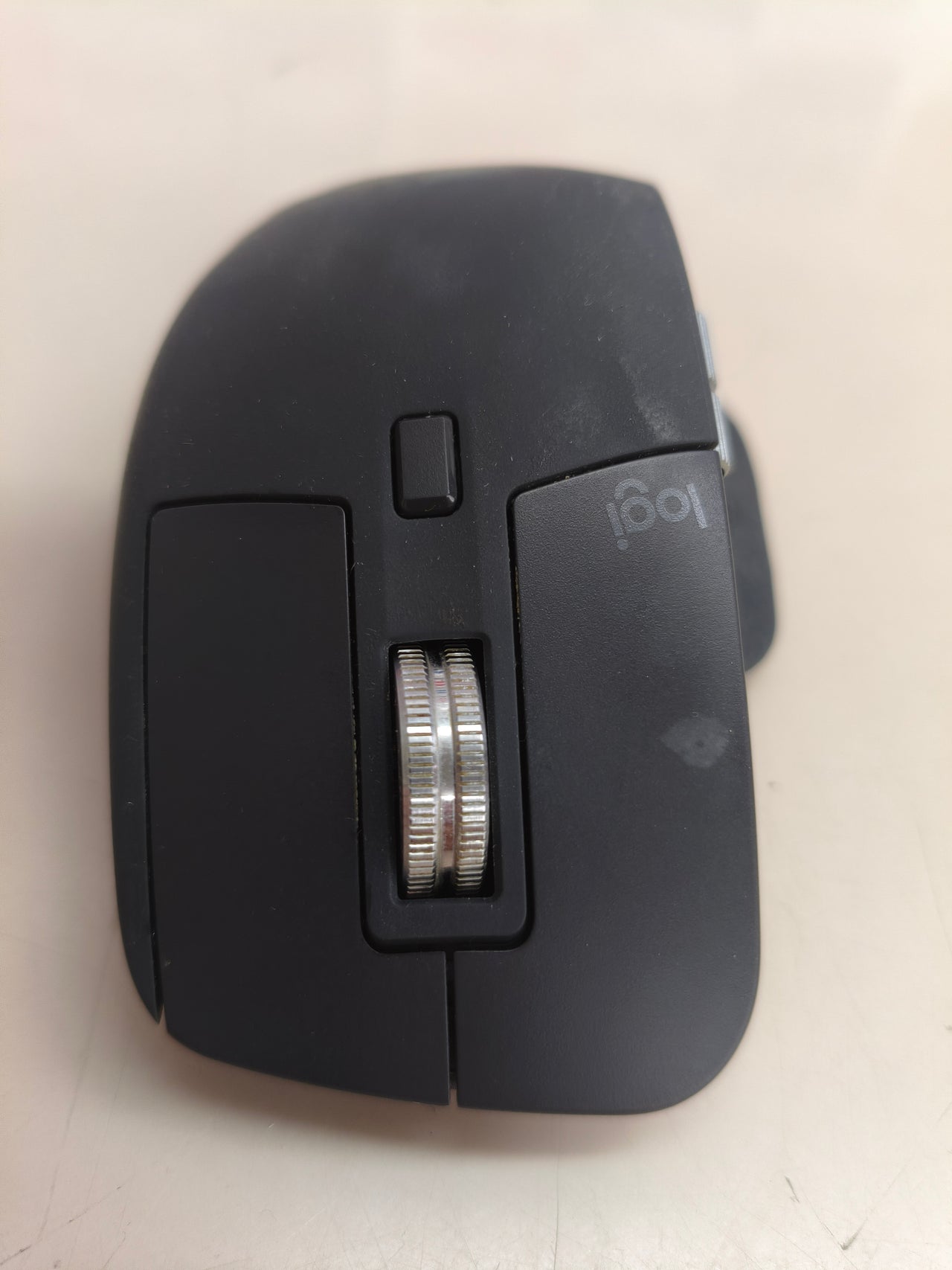 Logitech MX Master 4, ratón inalámbrico ergonómico