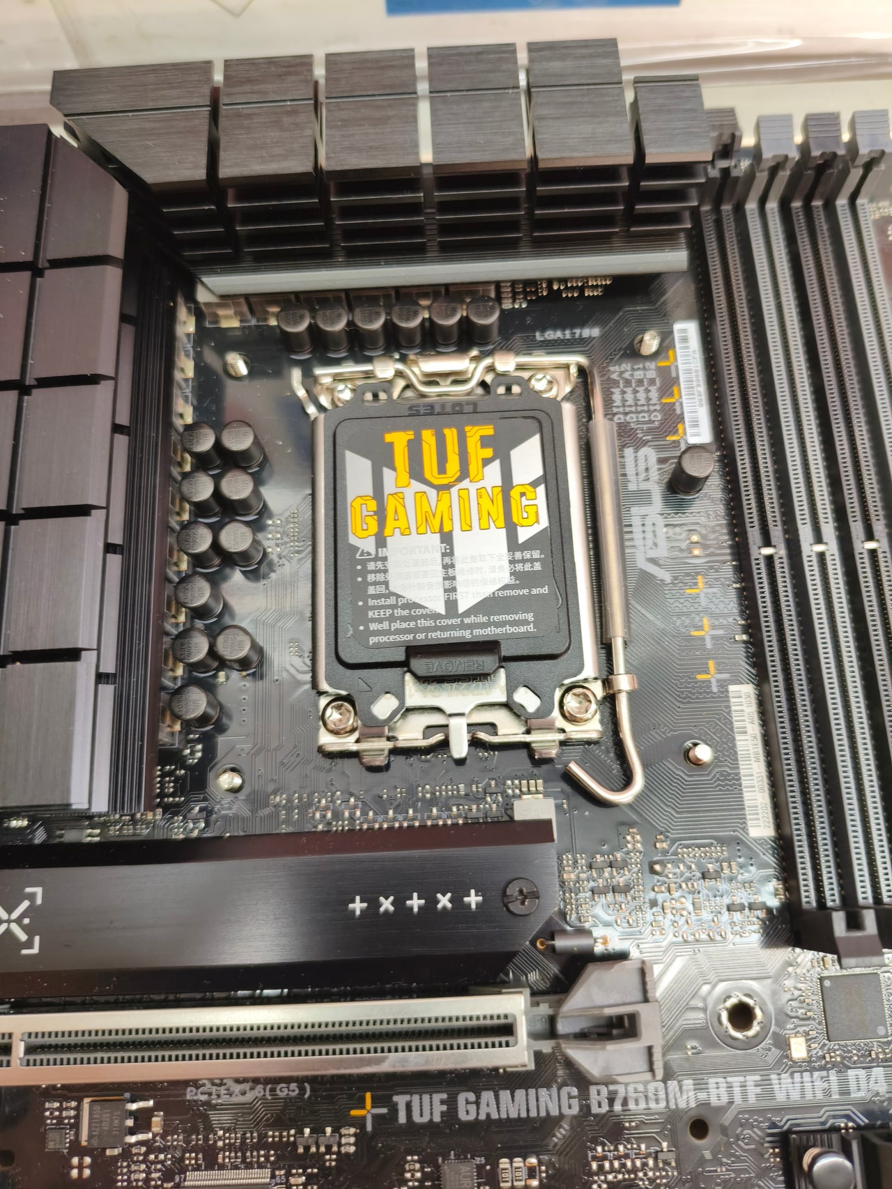 Placa base ASUS TUF Gaming B760M-BTF Gen 2