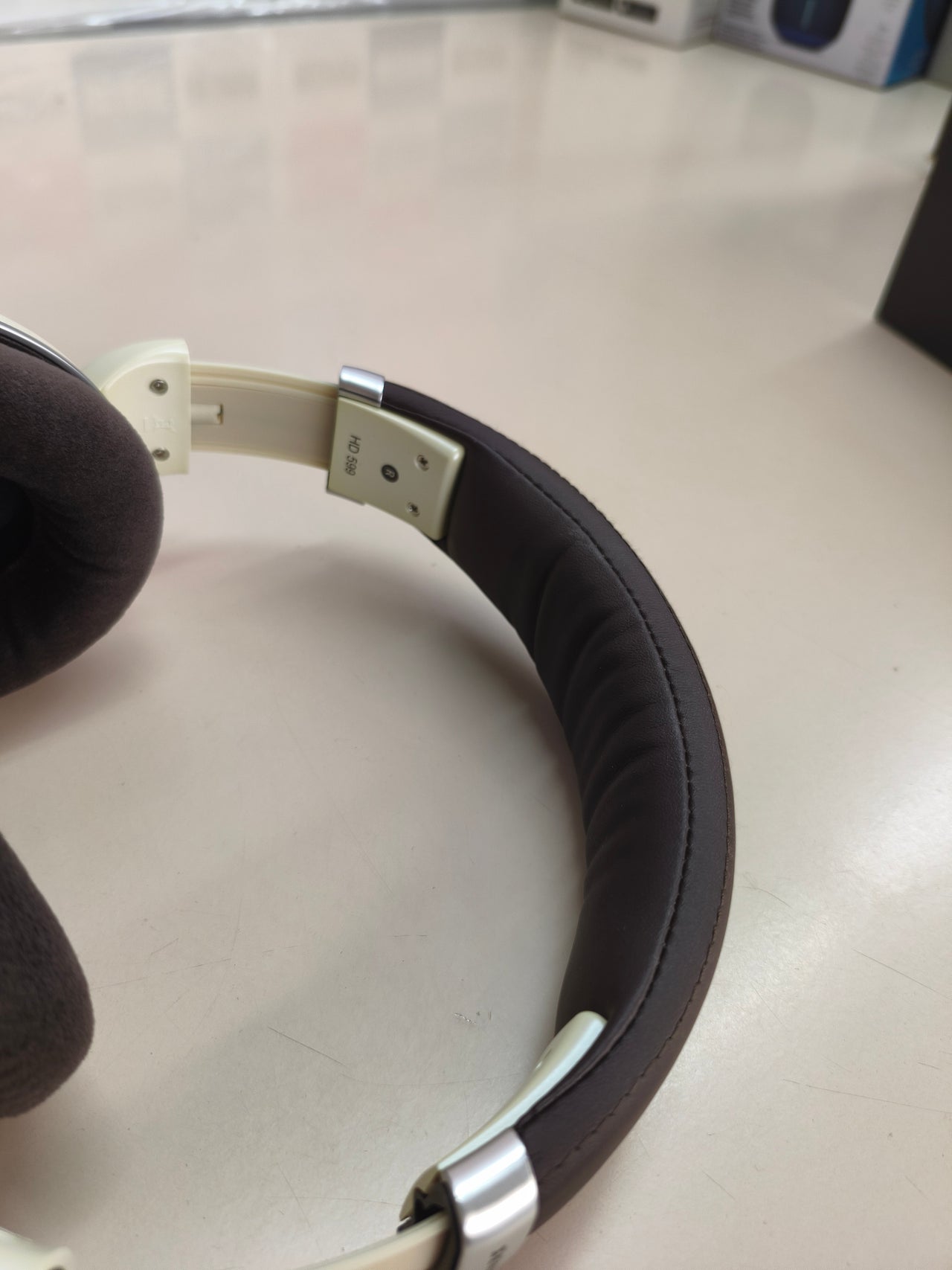 Sennheiser HD 599, auriculares abiertos circumaurales, marfil