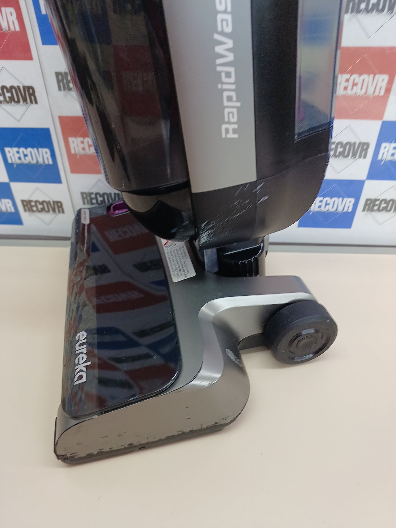 Aspiradora Fregadora Eureka RapidWash NEW630