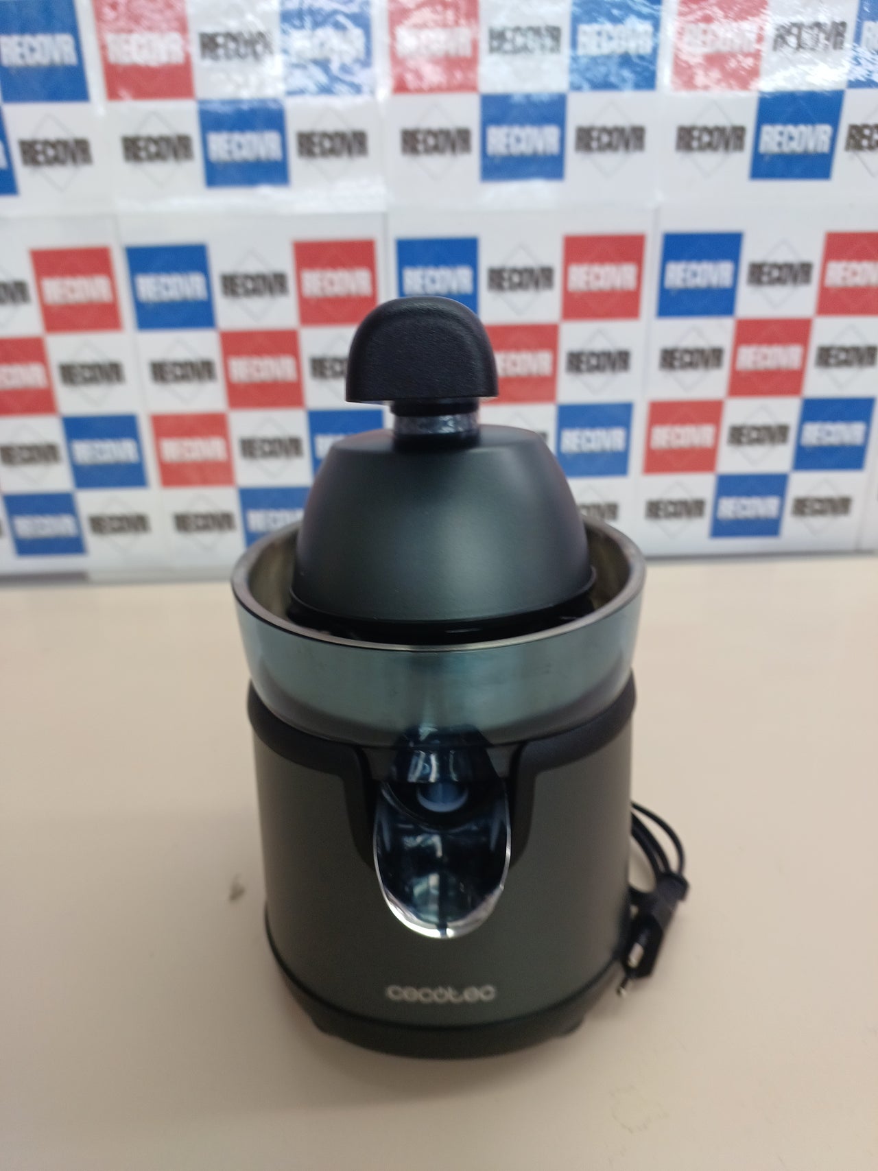 Exprimidor eléctrico 120W 250ml acero inox Cecotec