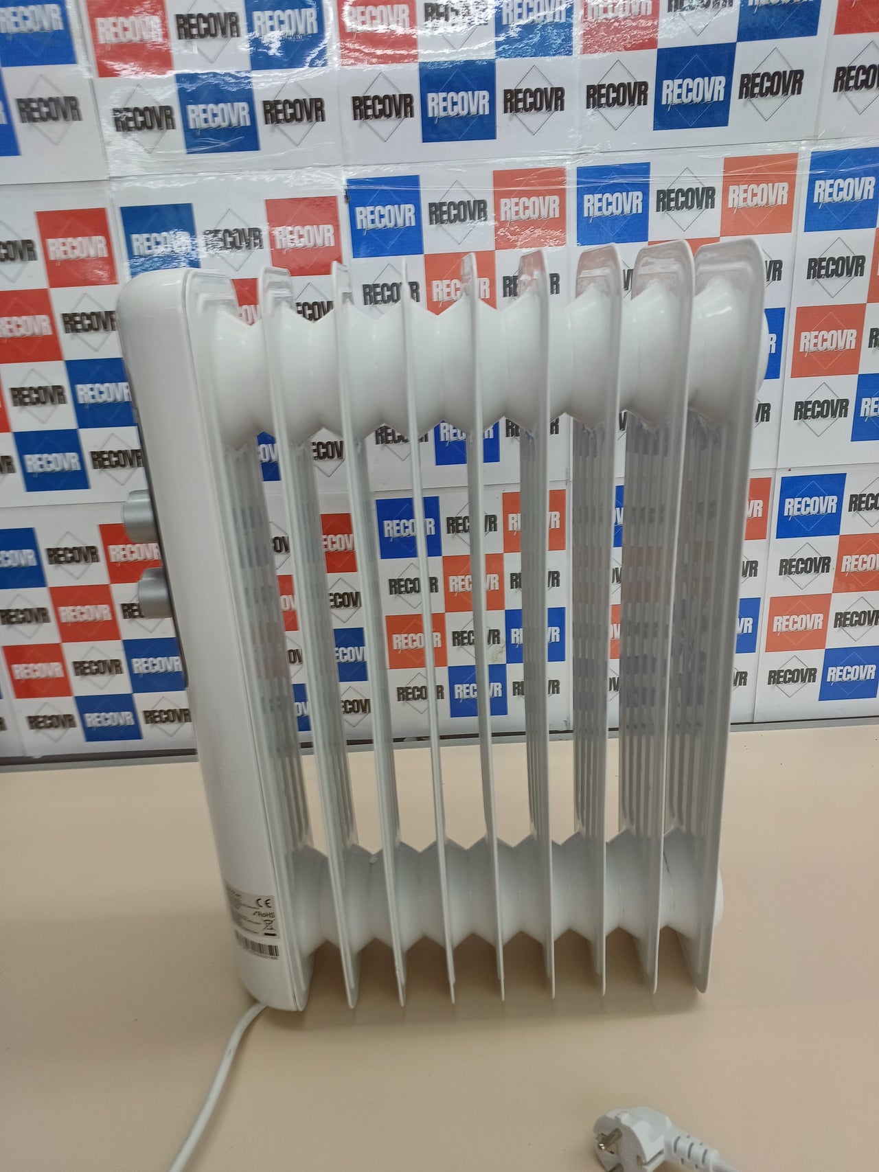 Radiador aceite 2000W 9 módulos bajo consumo - Cecotec